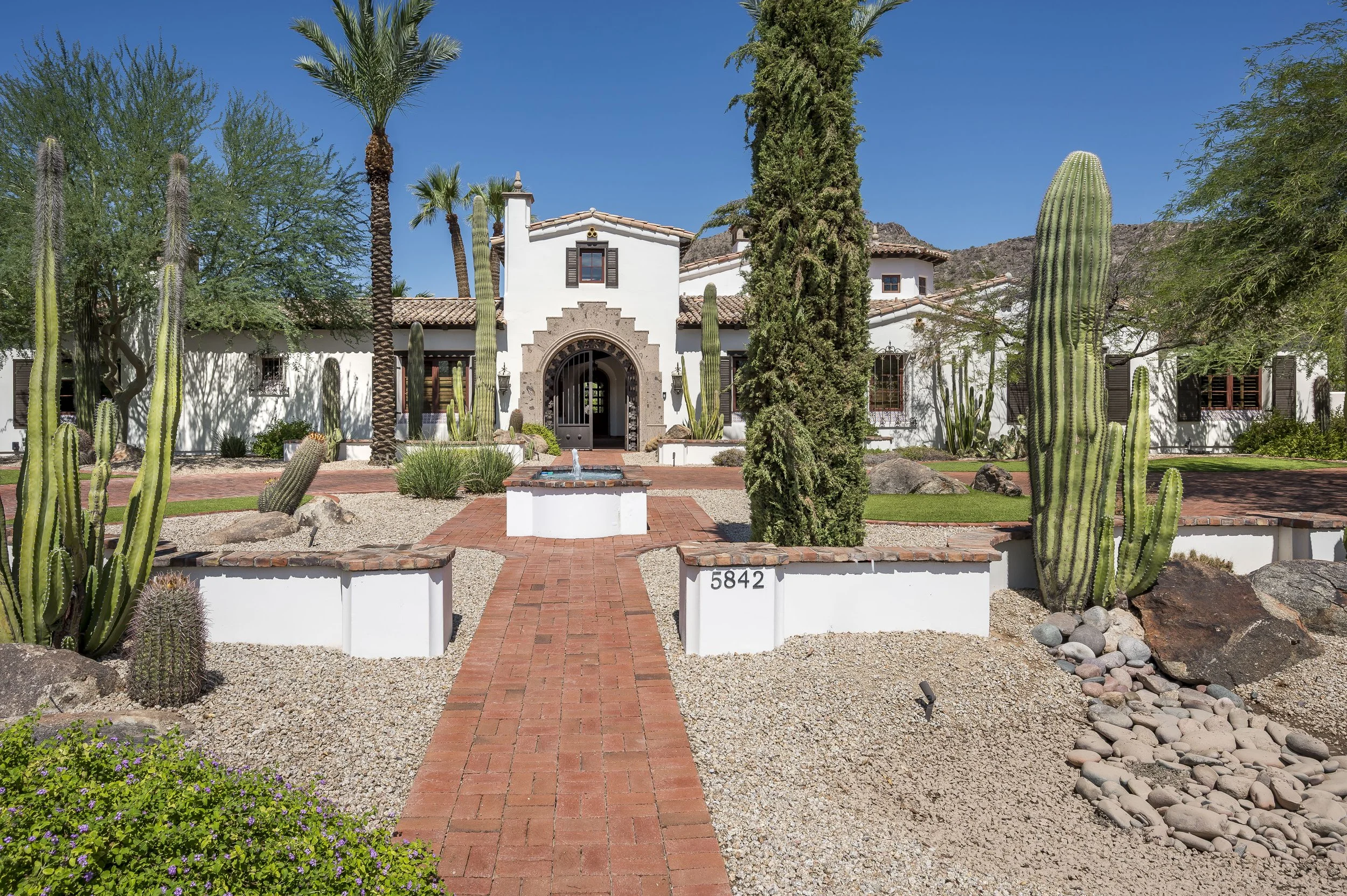 5842 E Redwing Dr ParadiseValley-12.jpg