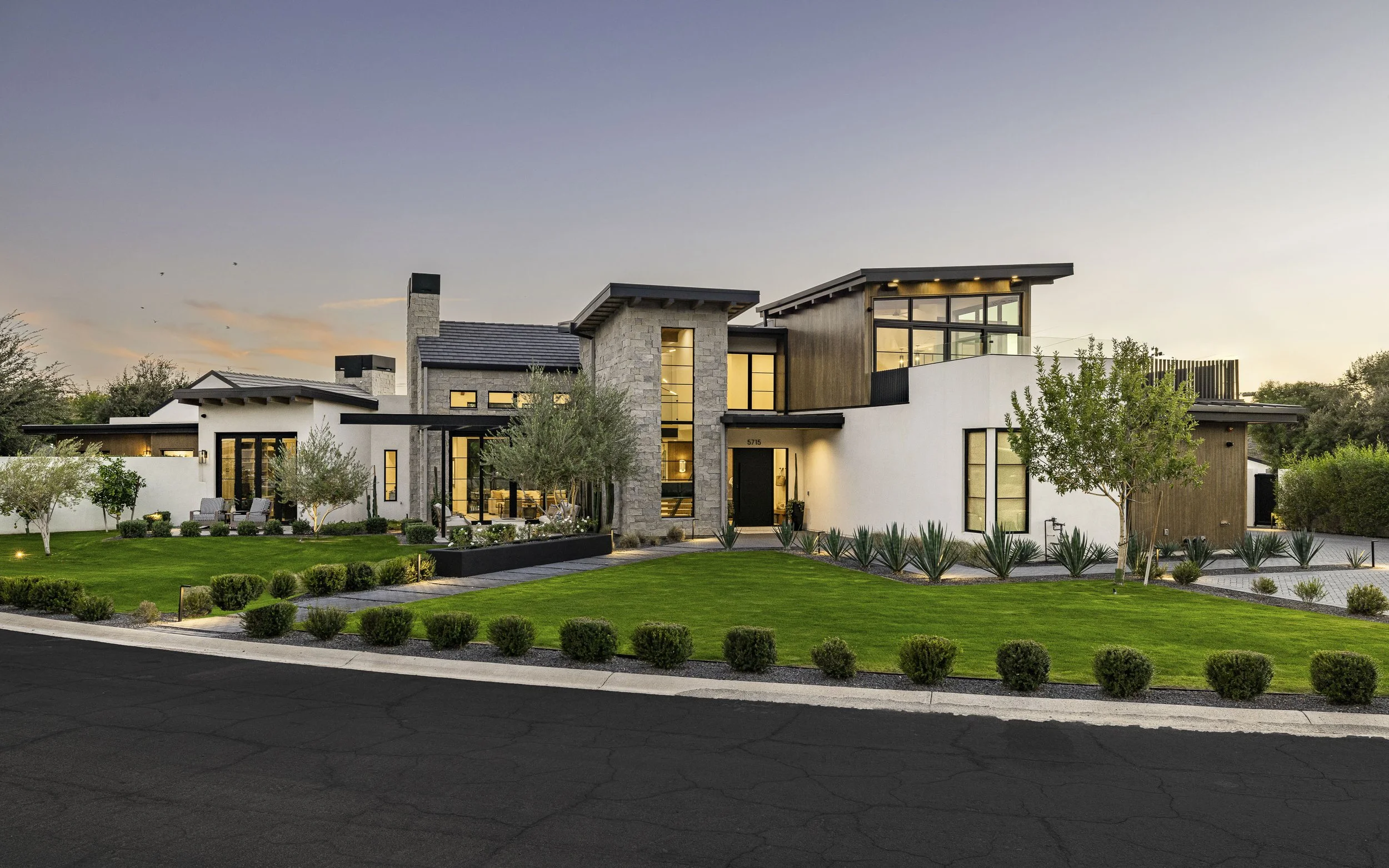 5715 E Monterosa-1.jpg