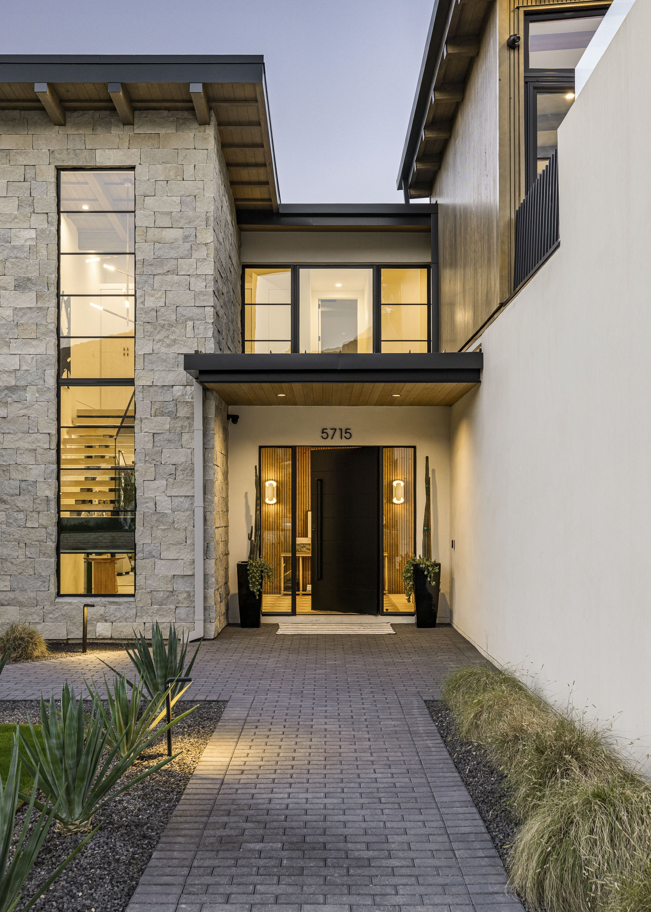 5715 E Monterosa-6b.jpg