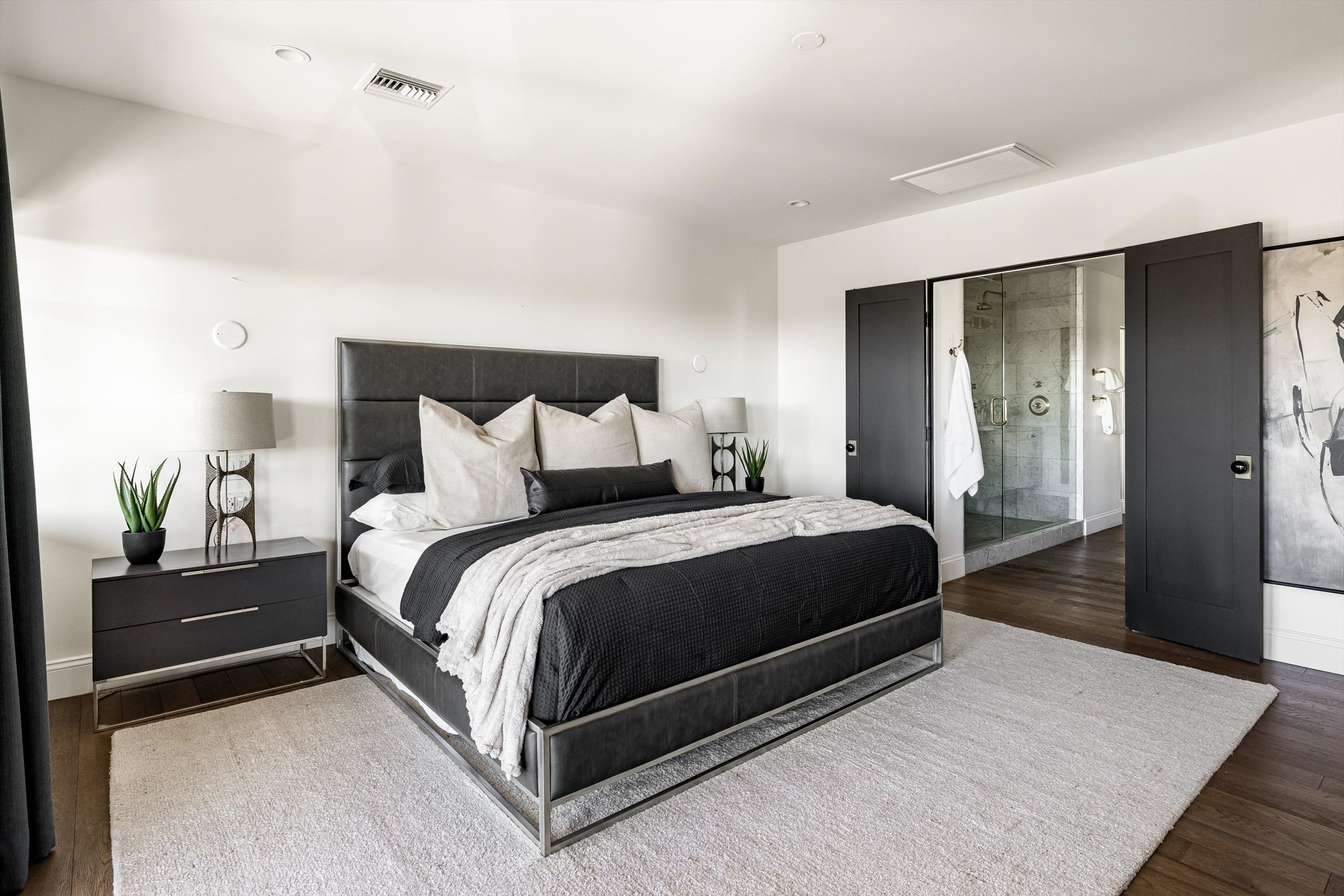 18-5328 N 46th_18.jpg