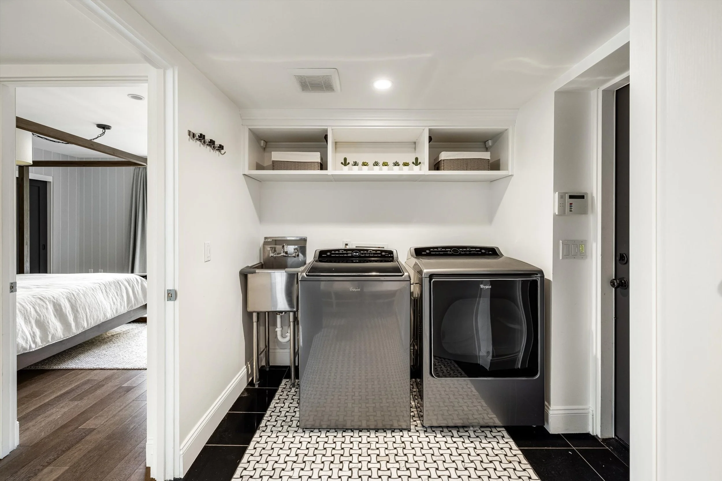 26-5328 N 46th_26.jpg