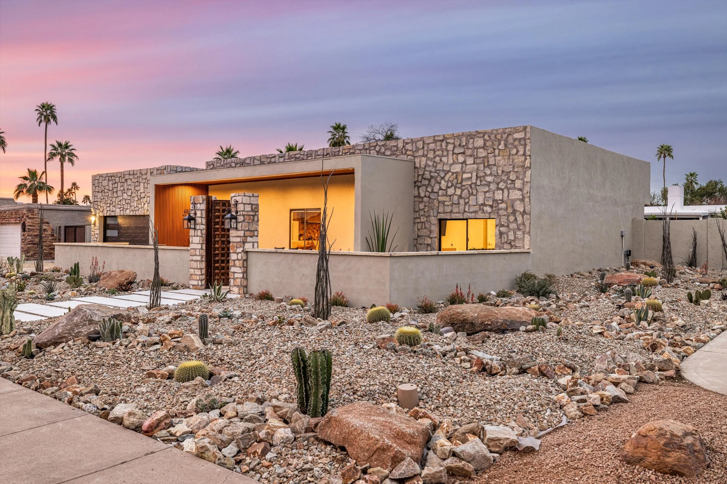 04-6912 E Ludlow_04.jpg