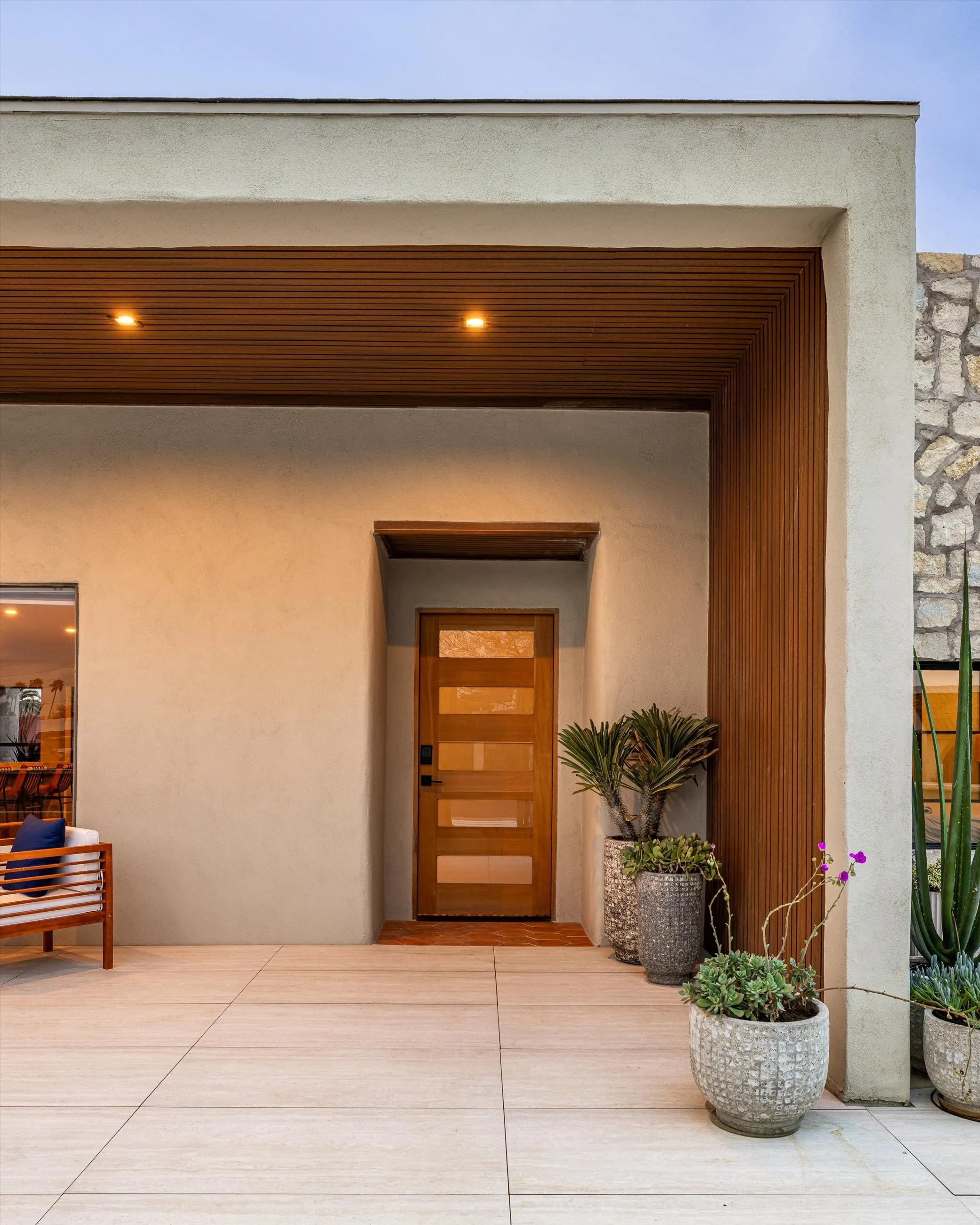 08-6912 E Ludlow_08.jpg