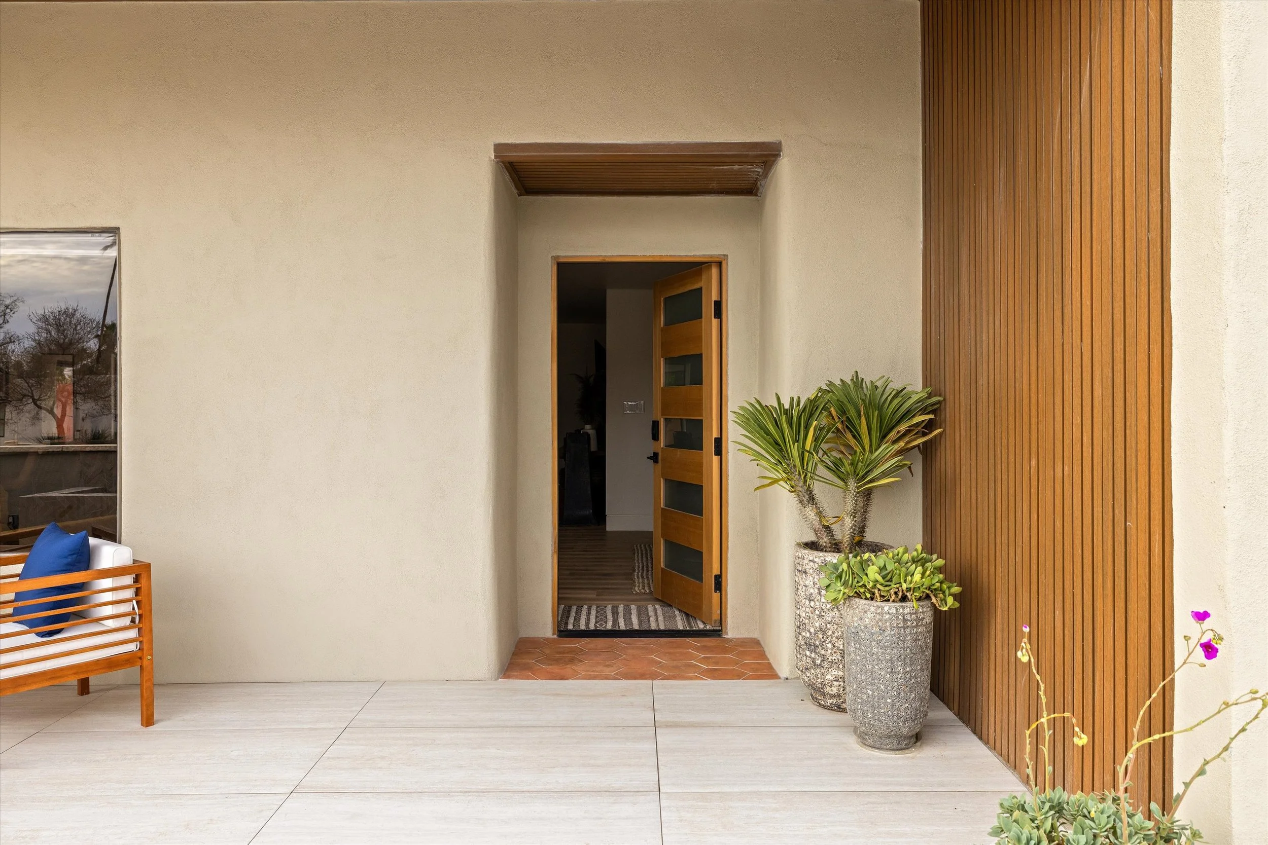 09-6912 E Ludlow_09.jpg