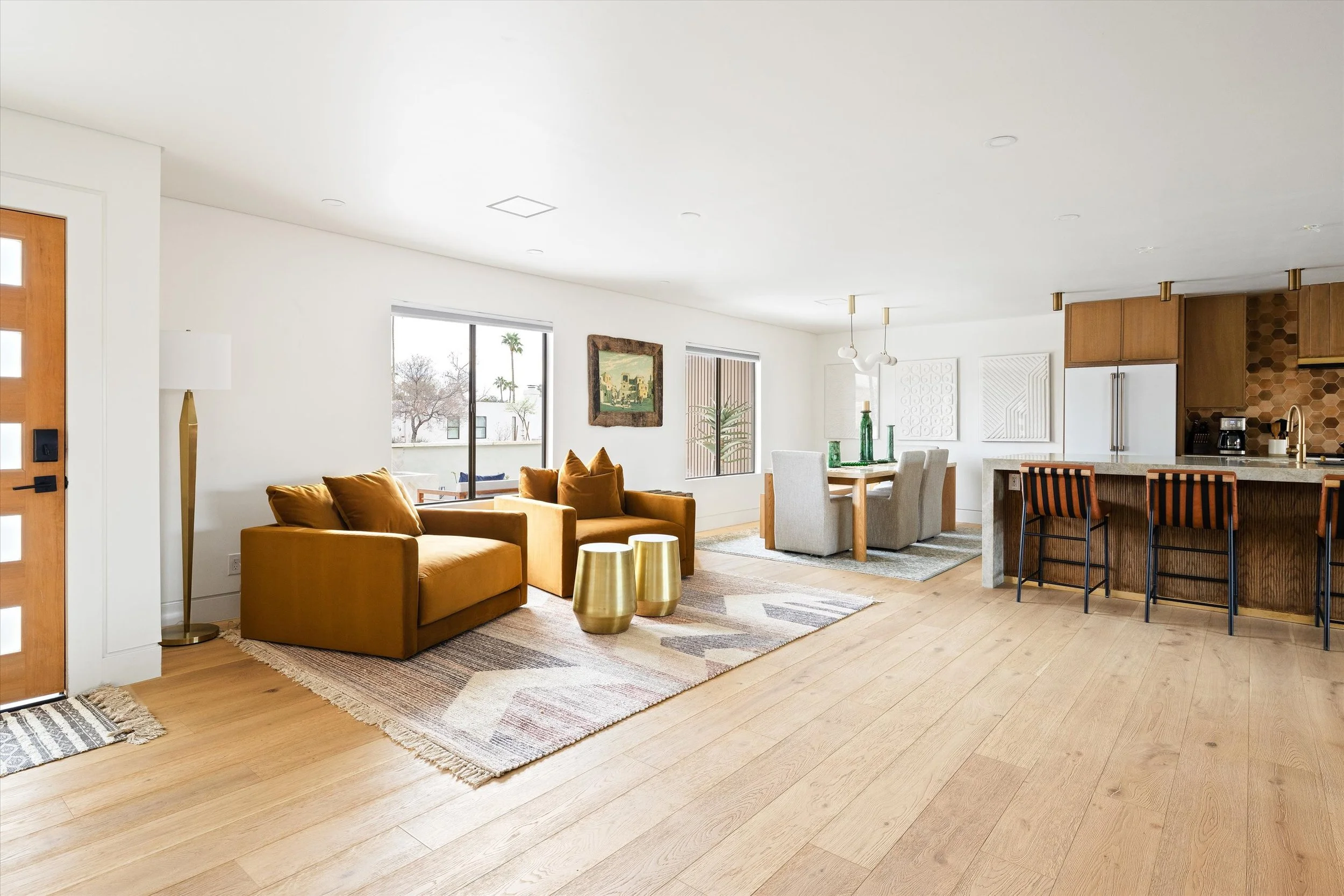 13-6912 E Ludlow_13.jpg