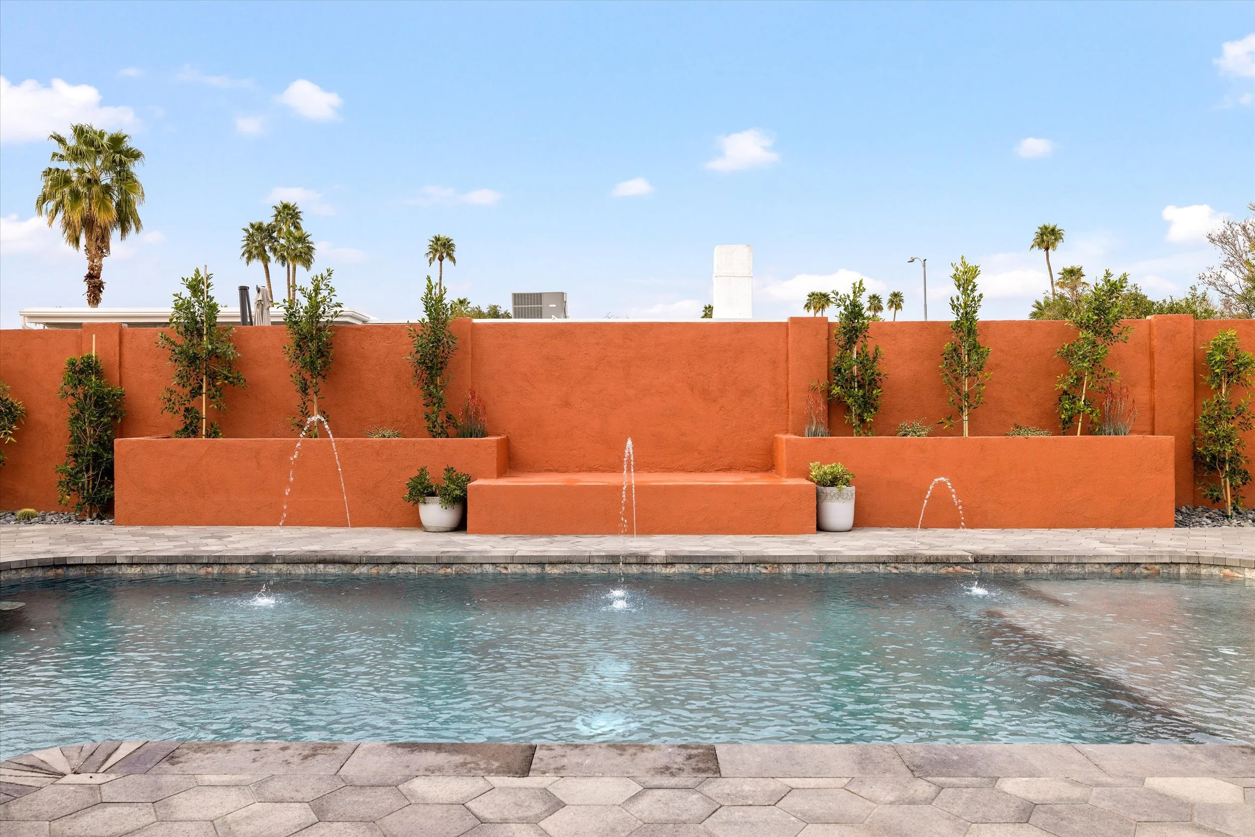 47-6912 E Ludlow_47.jpg