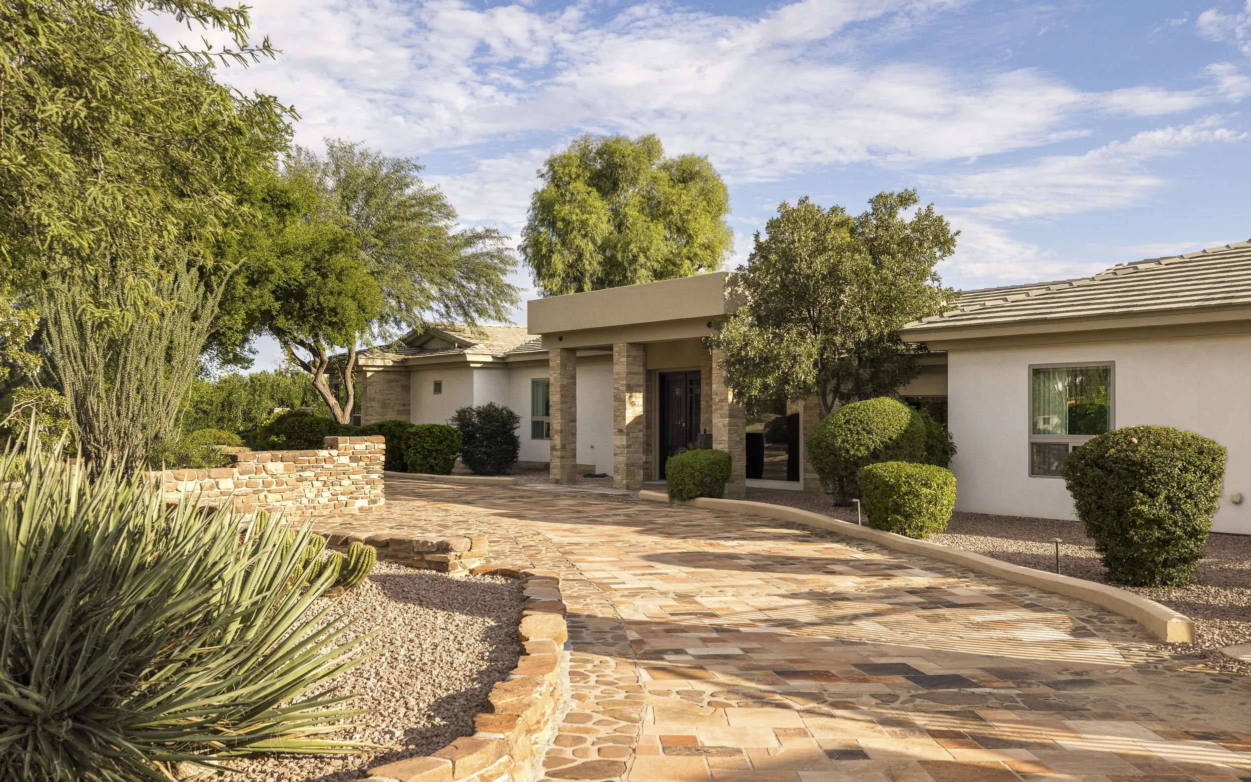 8139 E Desert Cove Ave-1.jpg