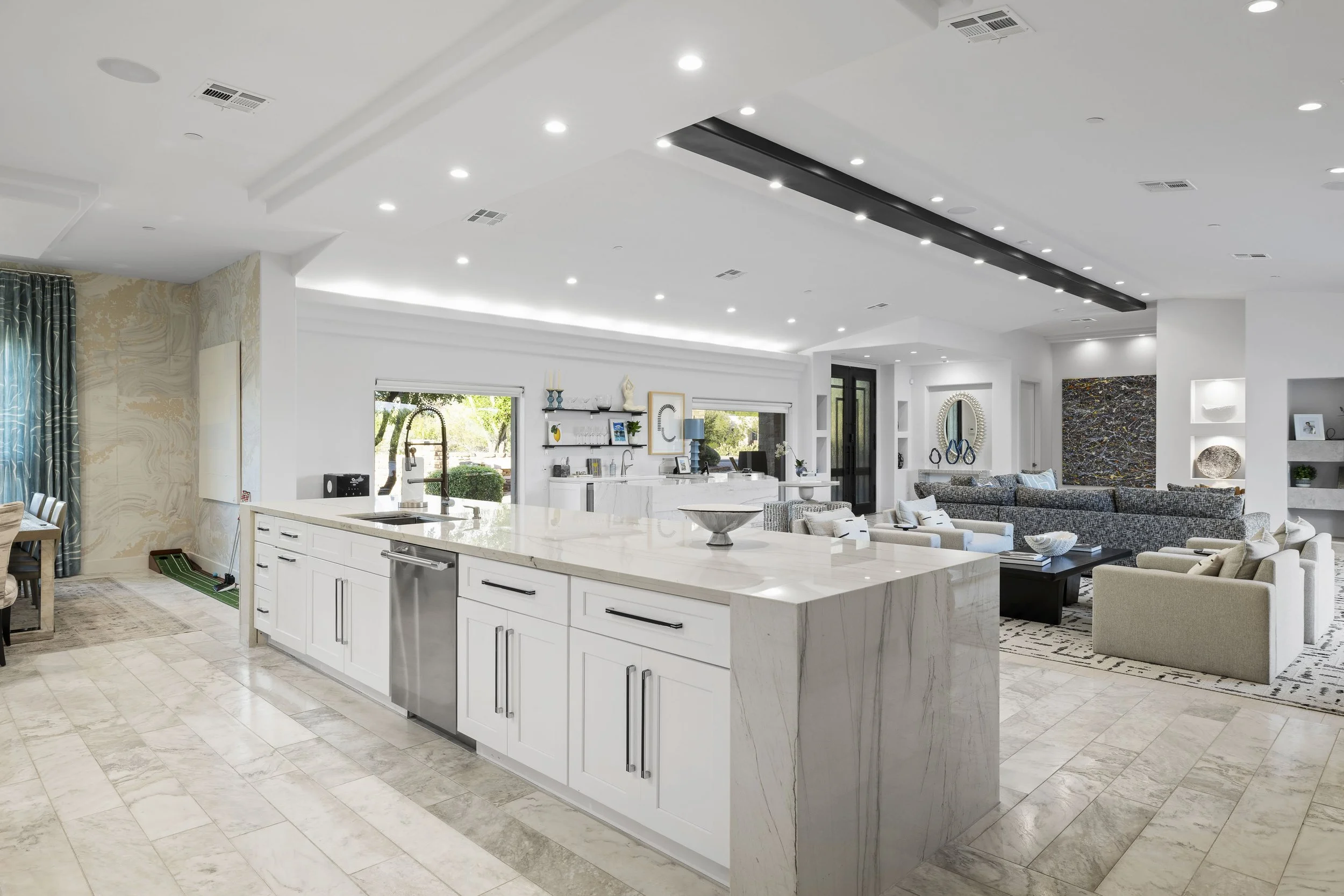 8139 E Desert Cove Ave-18.jpg