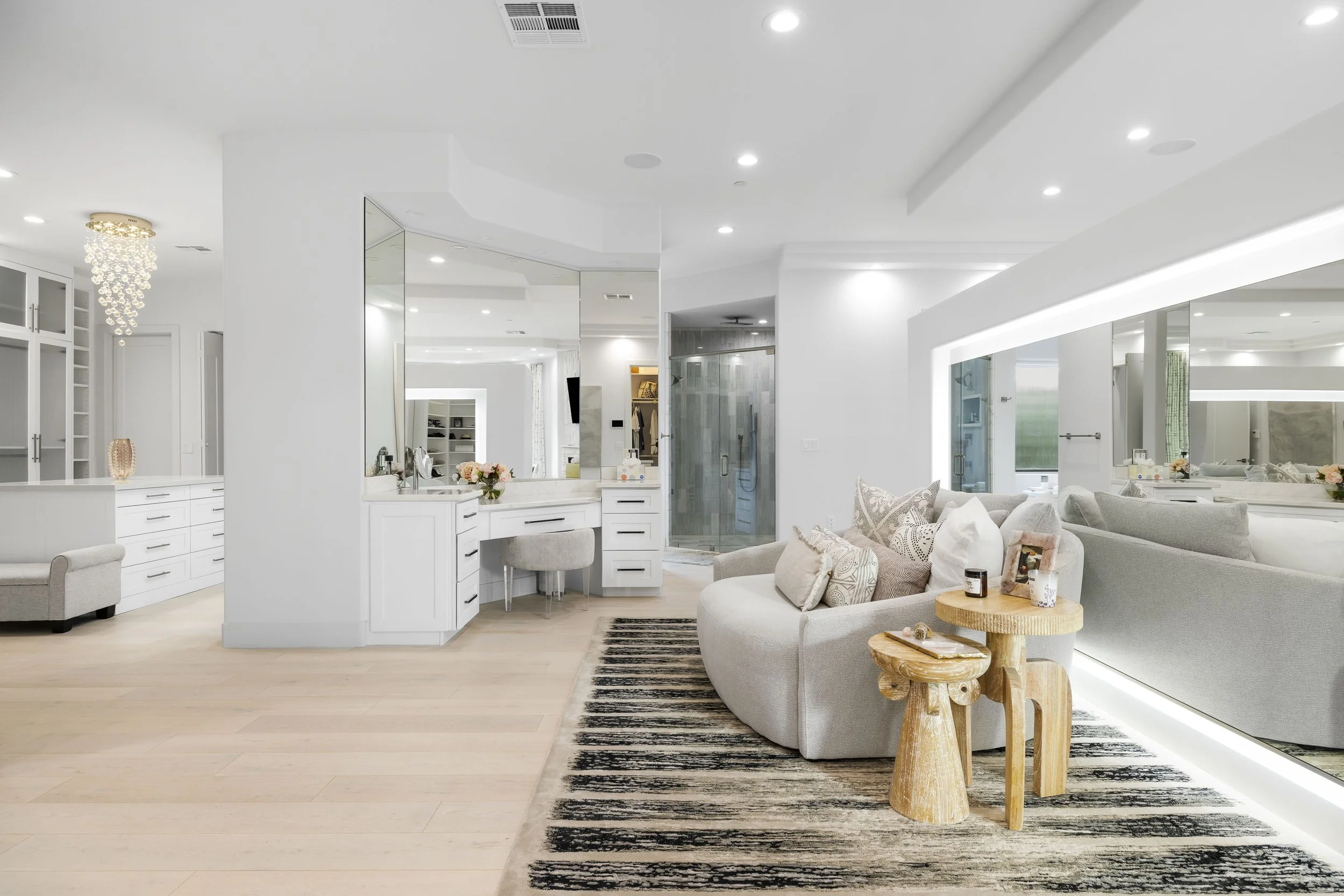 8139 E Desert Cove Ave-26.jpg