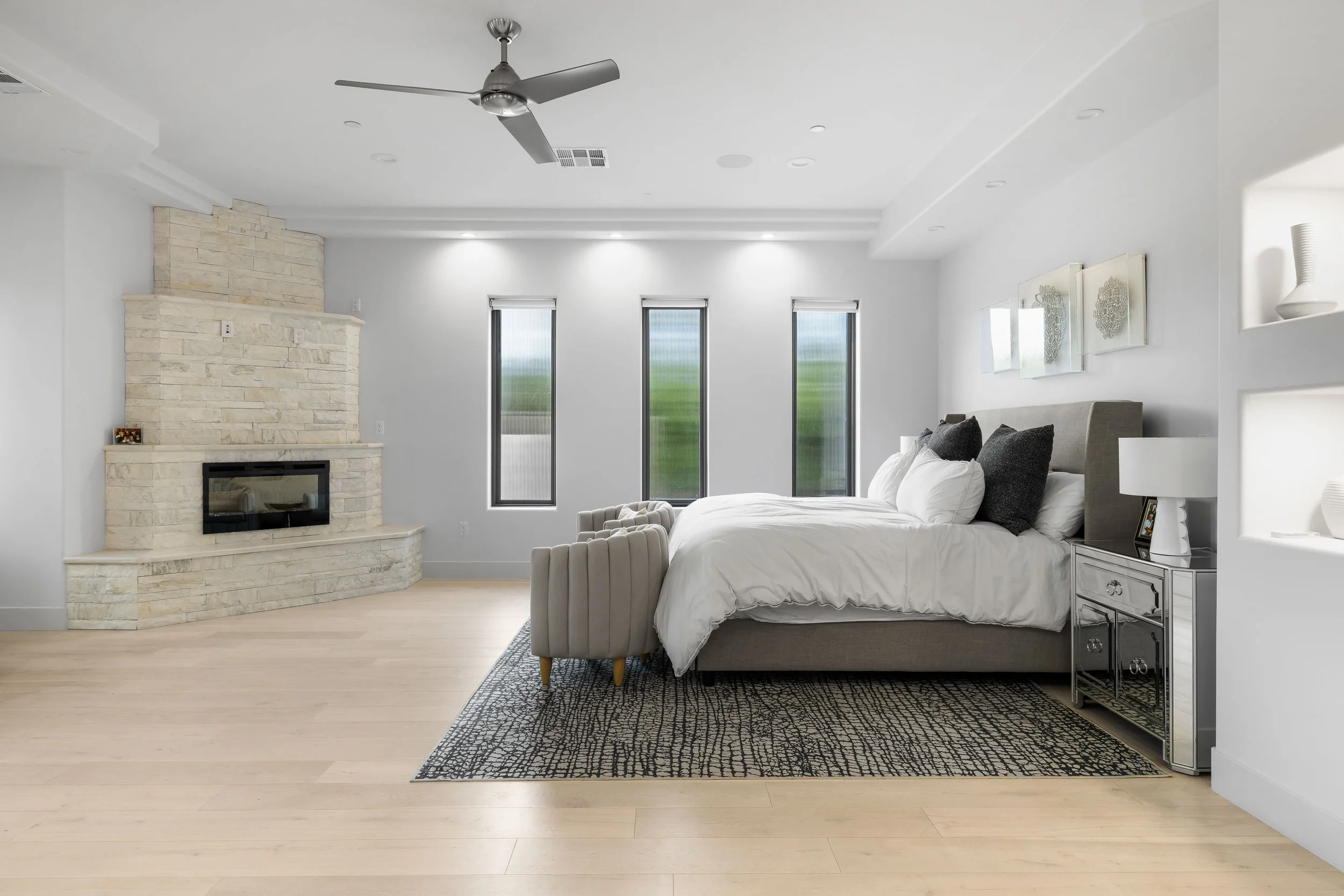 8139 E Desert Cove Ave-29.jpg