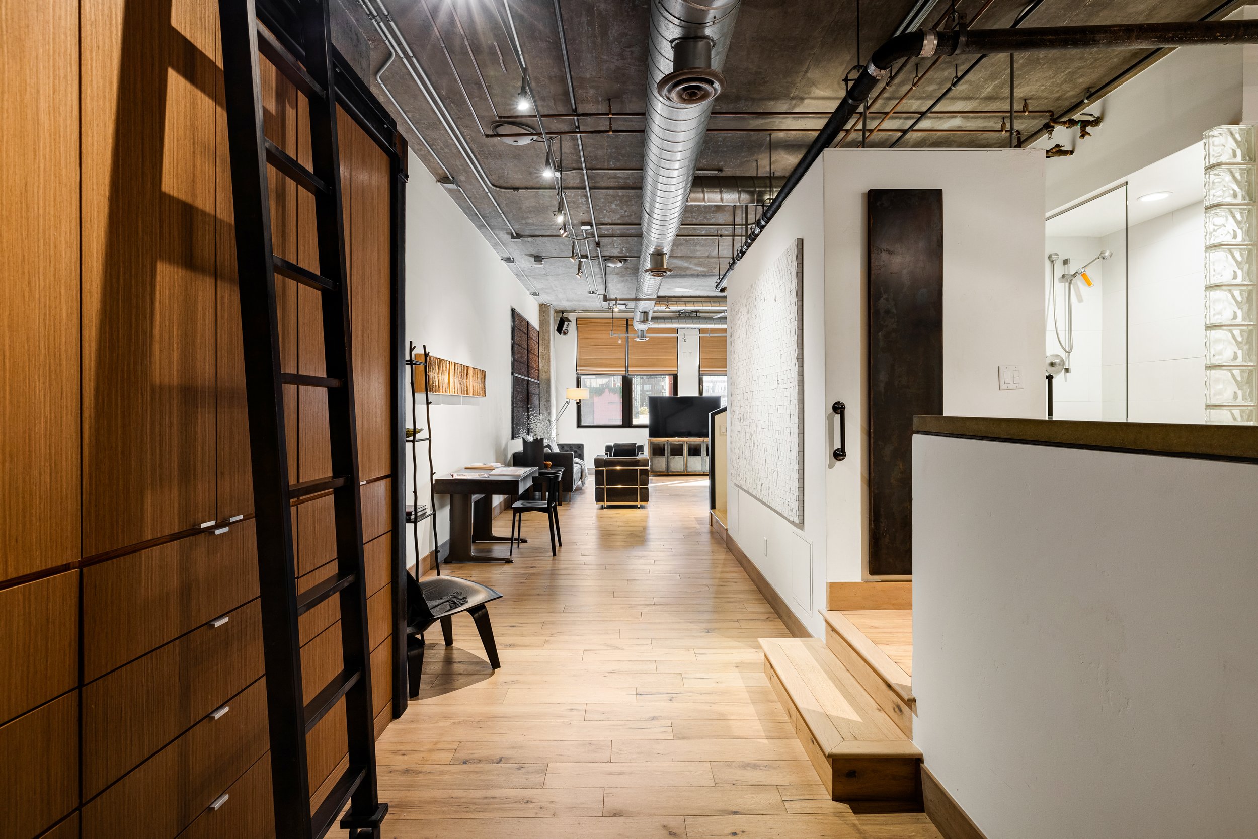 01-21 E Sixth St_01.jpg