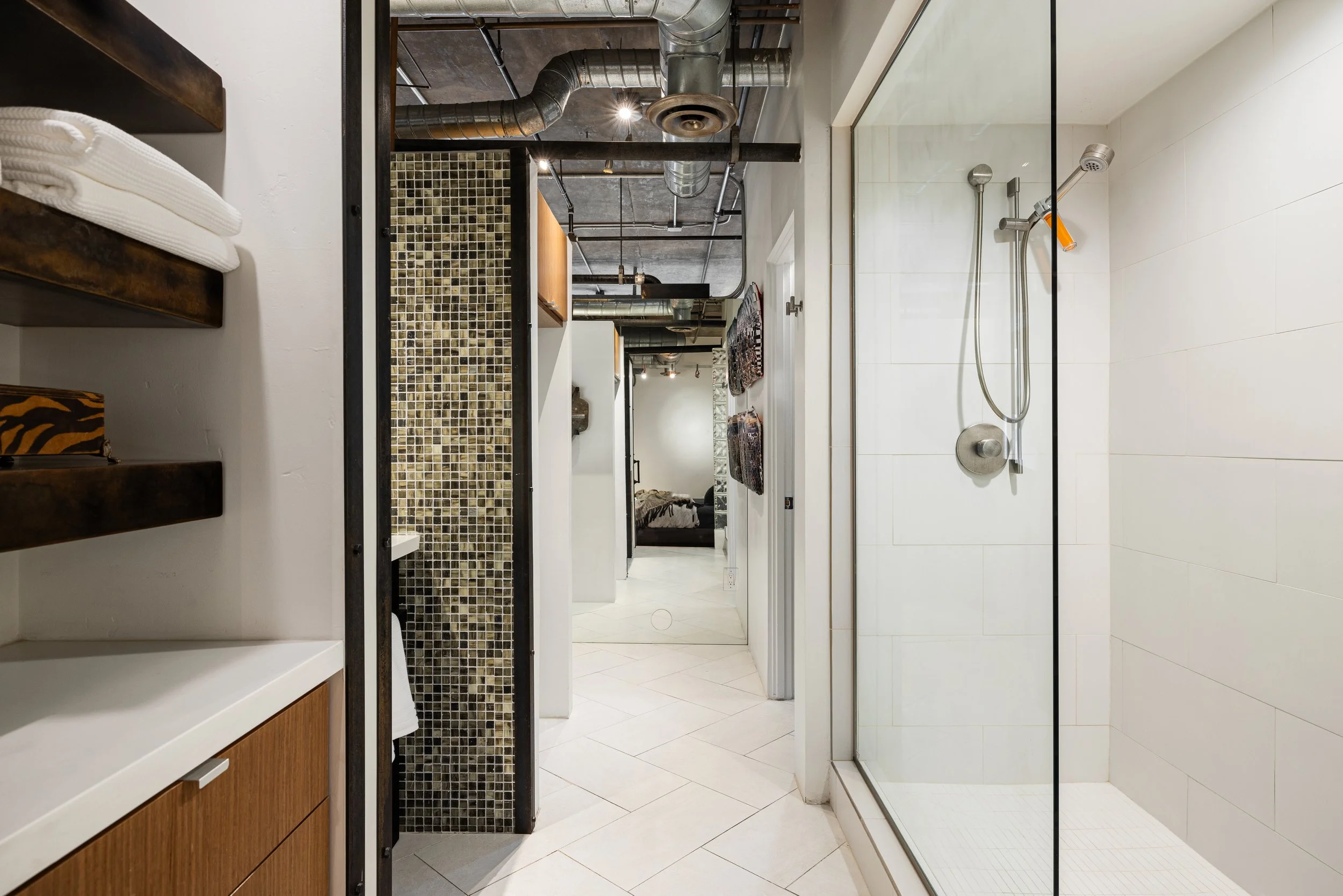 11-21 E Sixth St_11.jpg