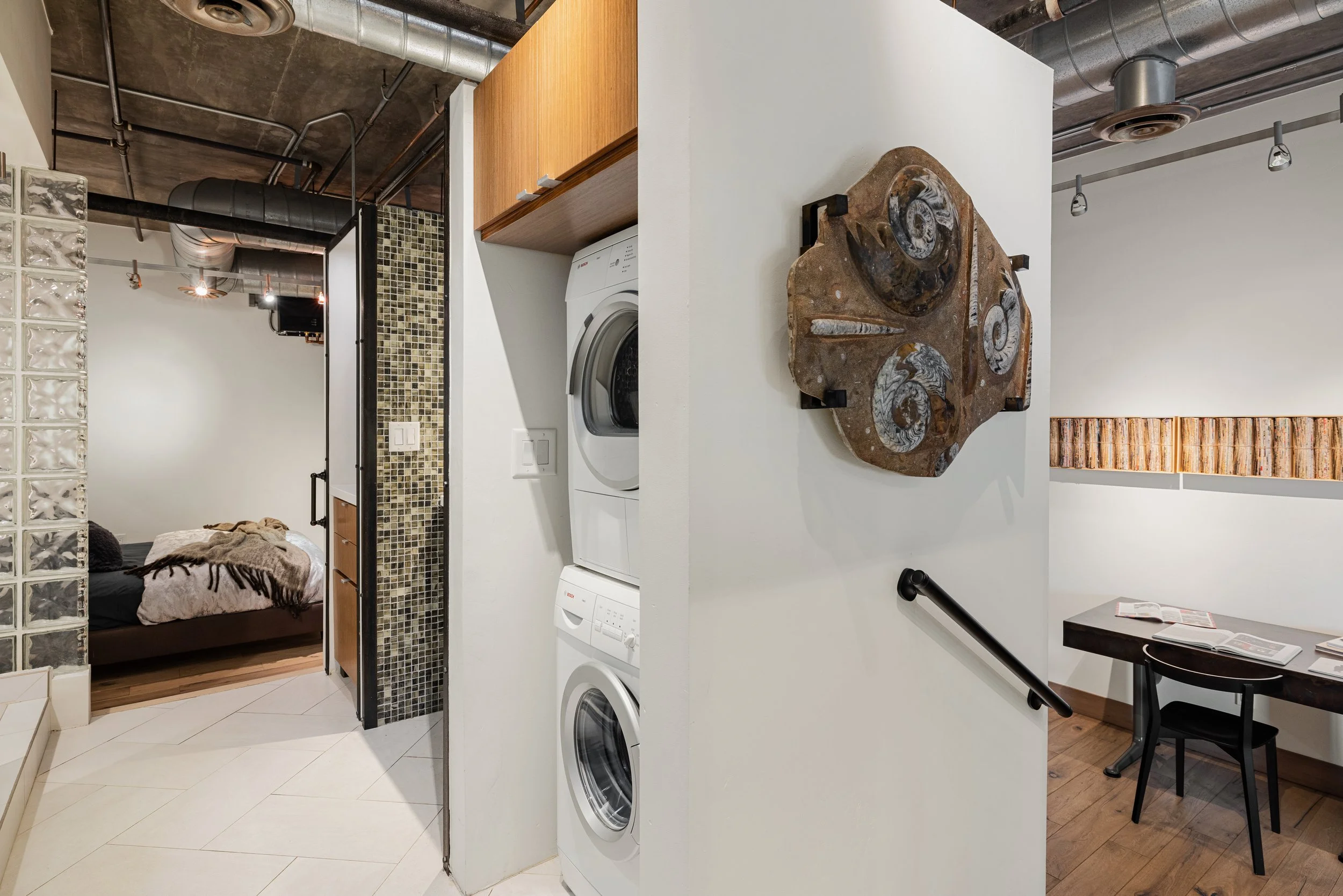 12-21 E Sixth St_12.jpg