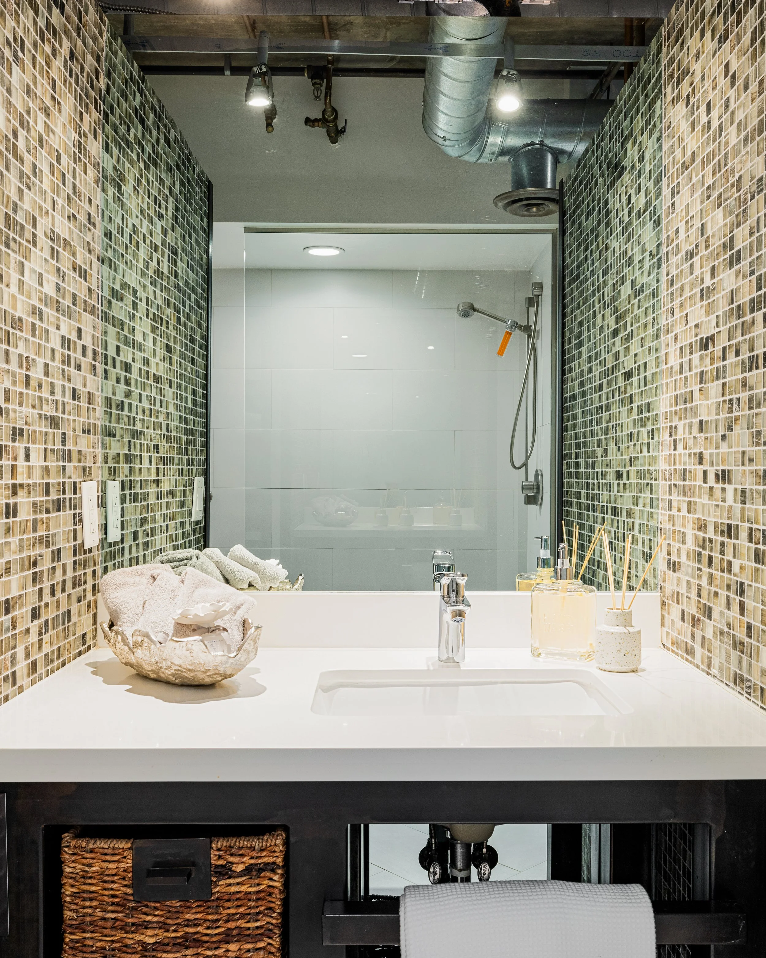 14-21 E Sixth St_14.jpg