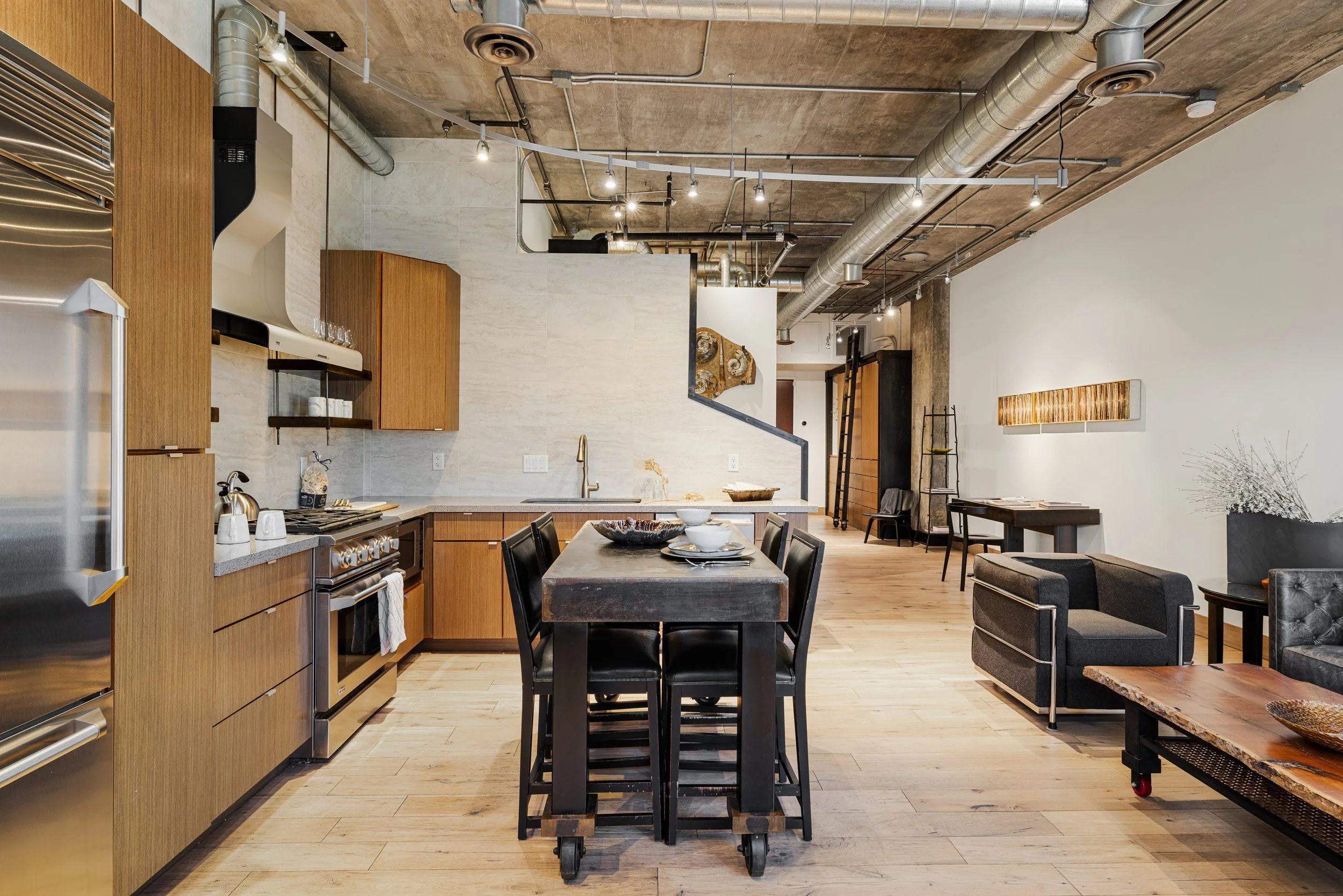 23-21 E Sixth St_23.jpg