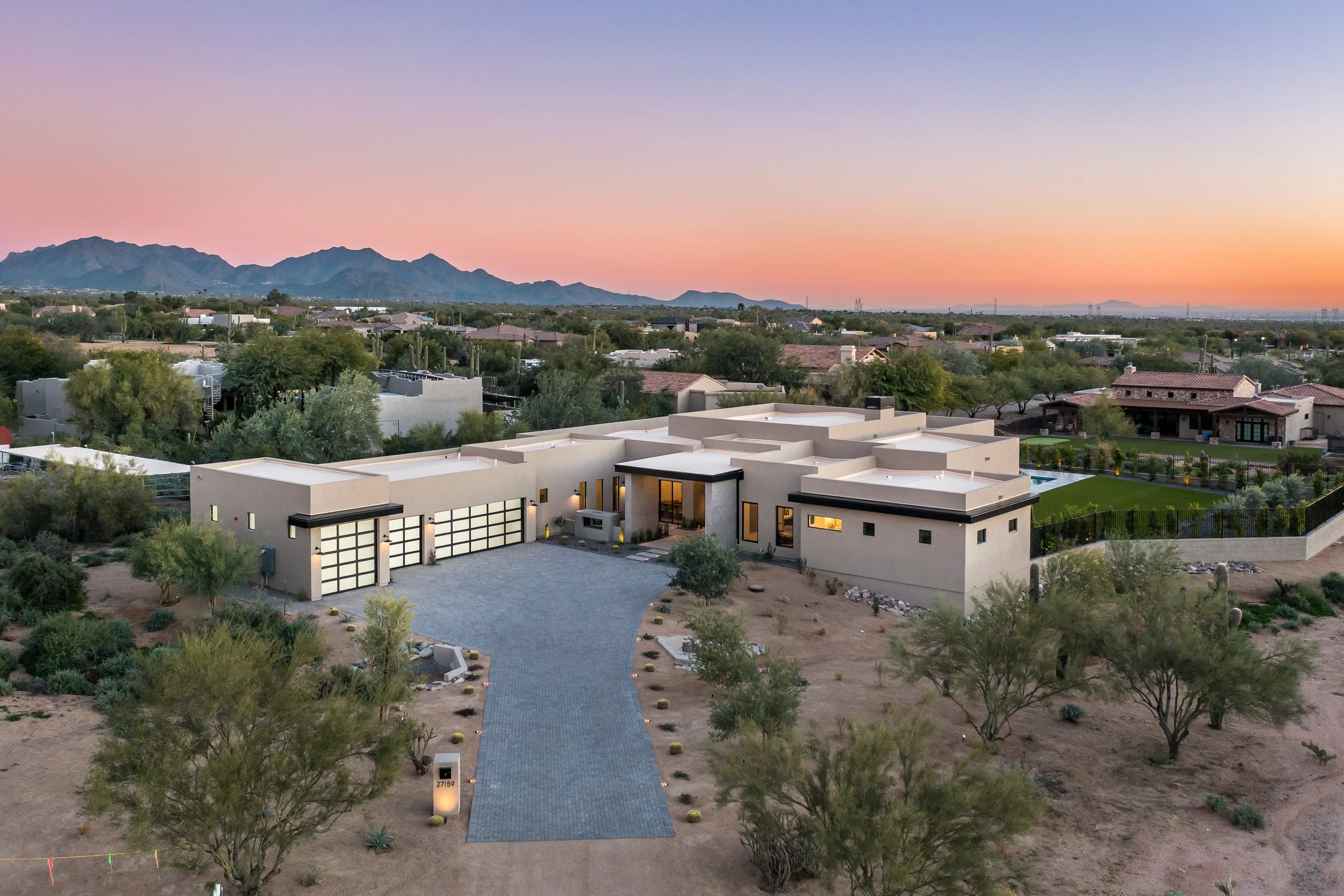 01-27159 N 67th St (1 of 79).jpg