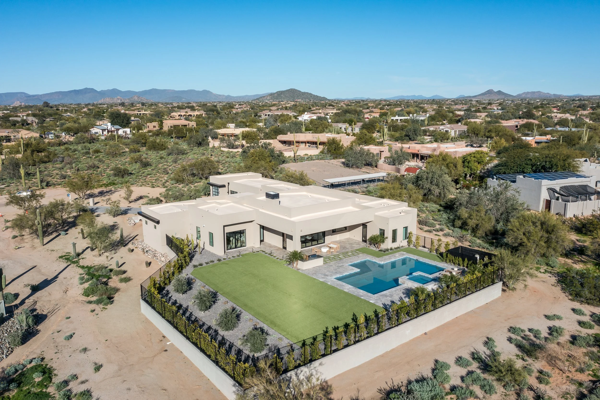 72-27159 N 67th St (74 of 79).jpg