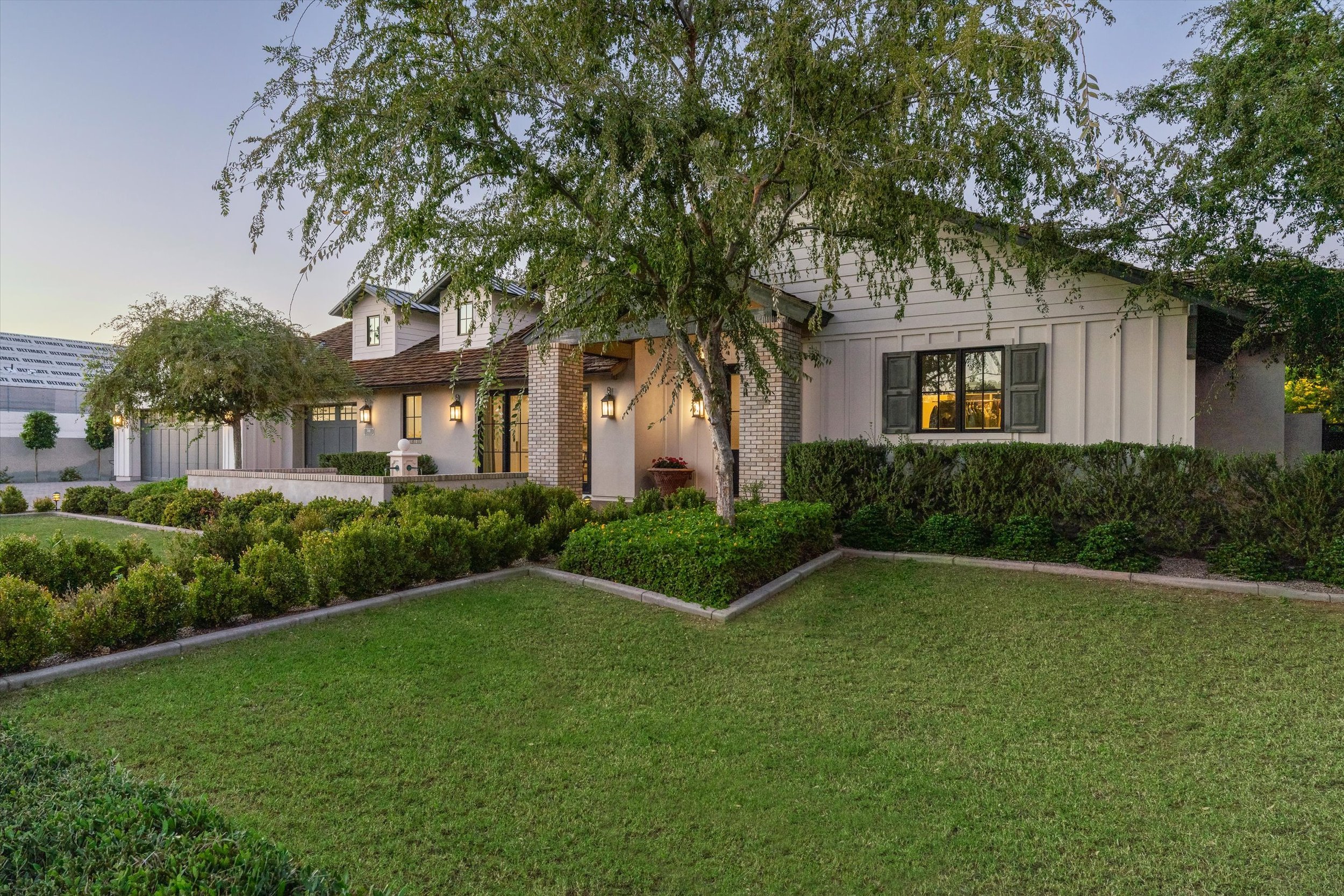 04-5414 E Lafayette Blvd (4 of 63).jpg