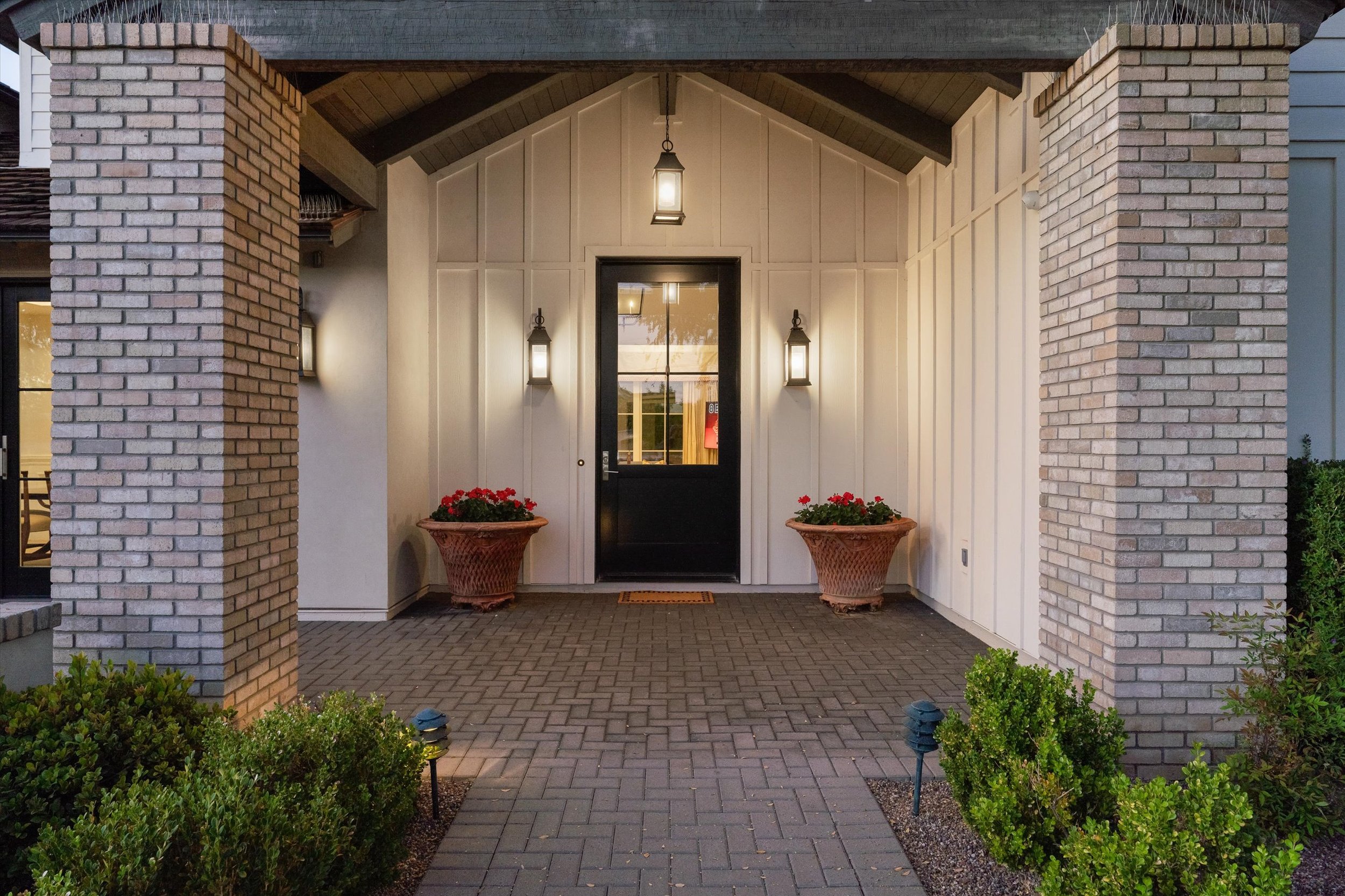 09-5414 E Lafayette Blvd (9 of 63).jpg