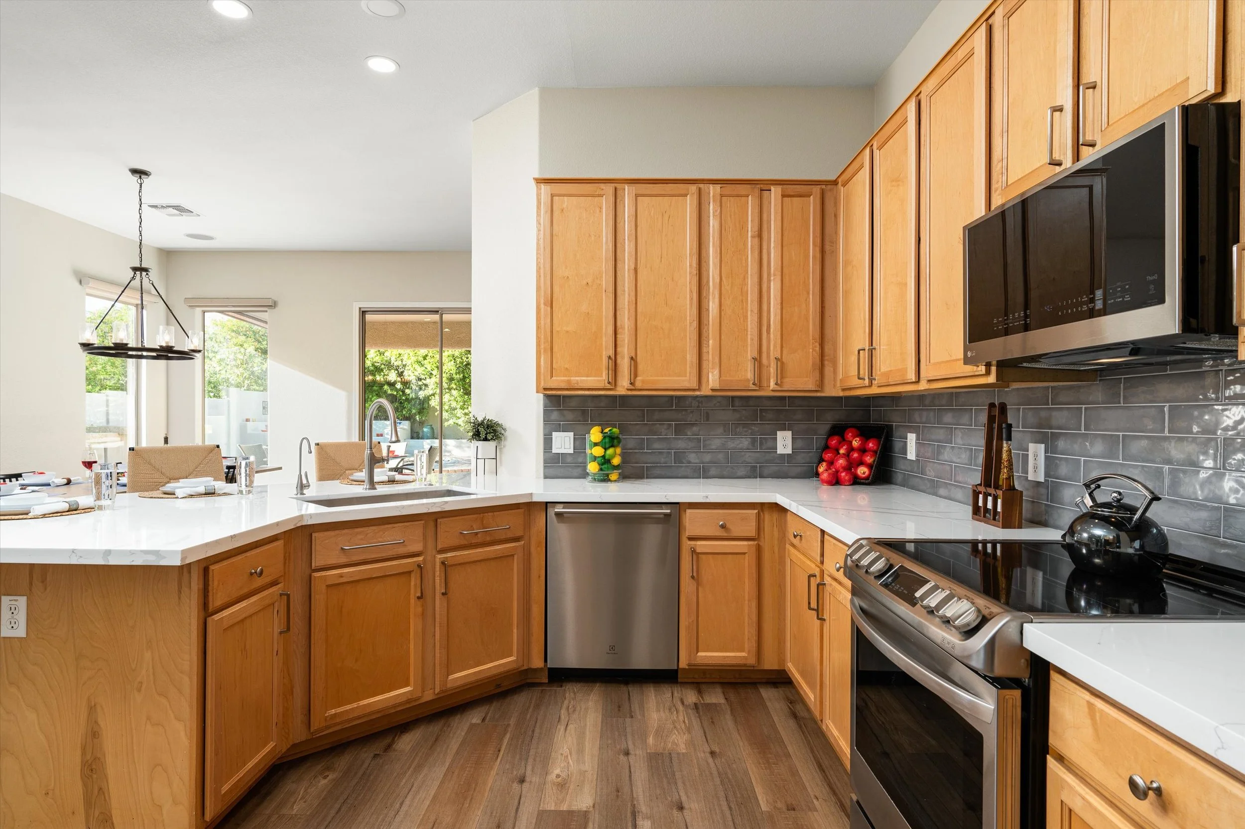 14-4136 E Spur Dr (14 of 53).jpg