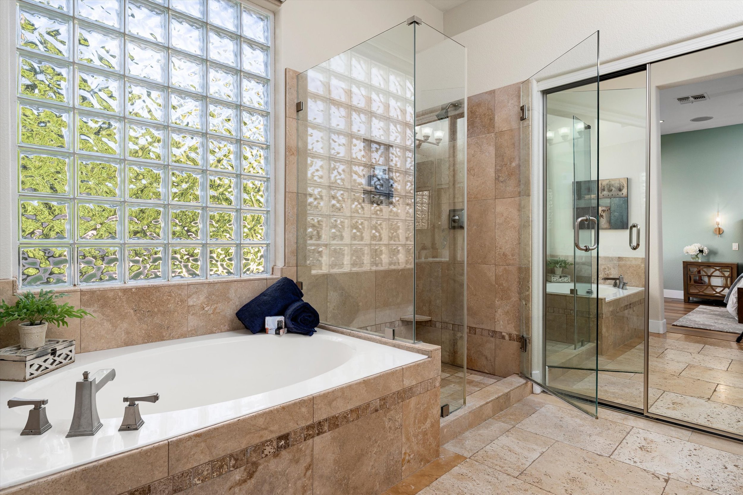 23-4136 E Spur Dr (23 of 53).jpg