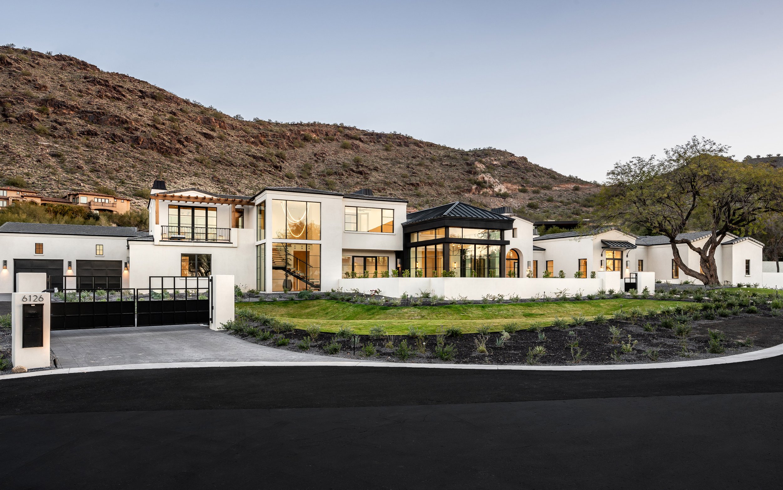 6126 E Joshua Tree Ln-3.jpg