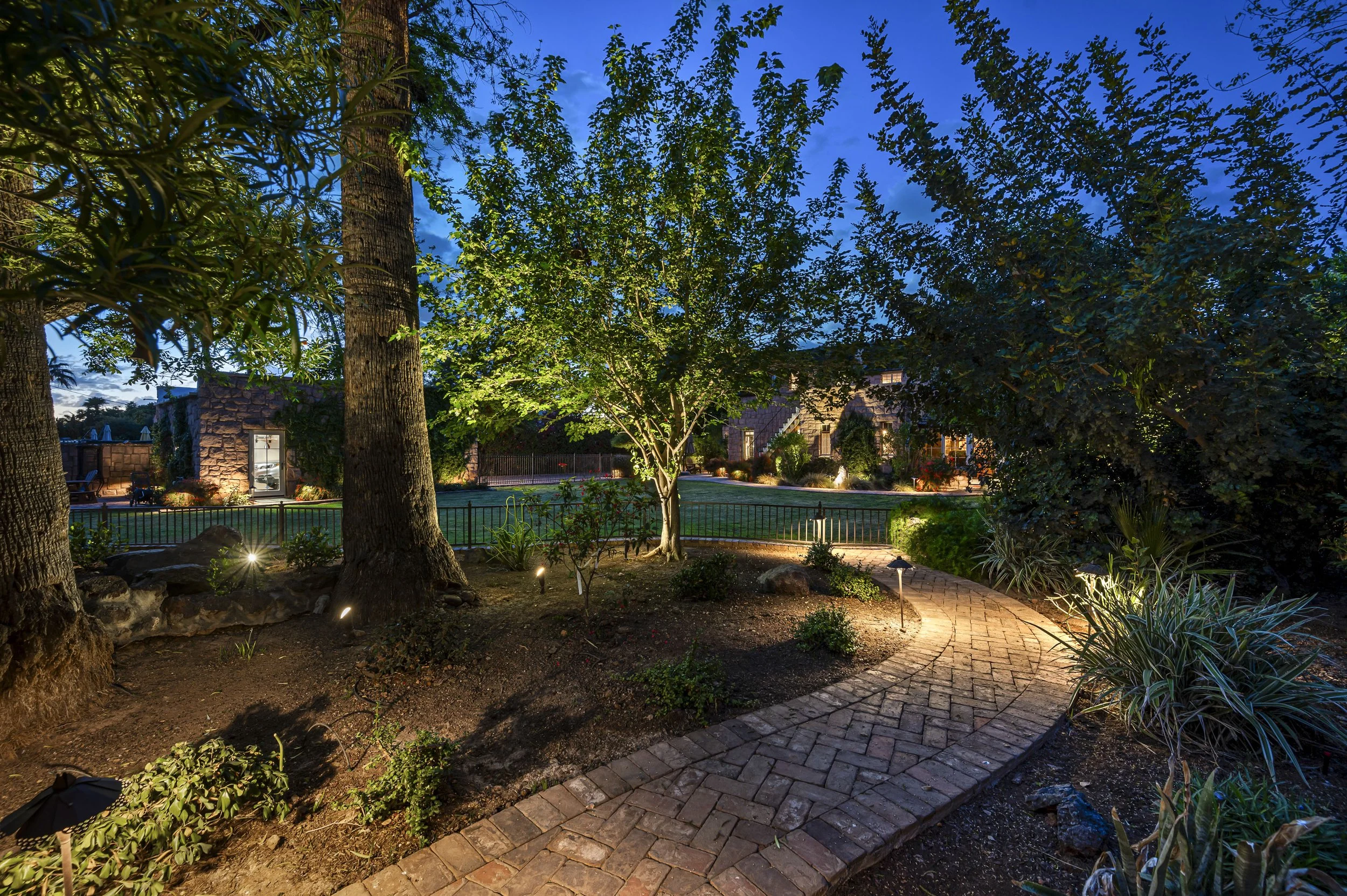 1015 W Encanto Blvd-42.jpg