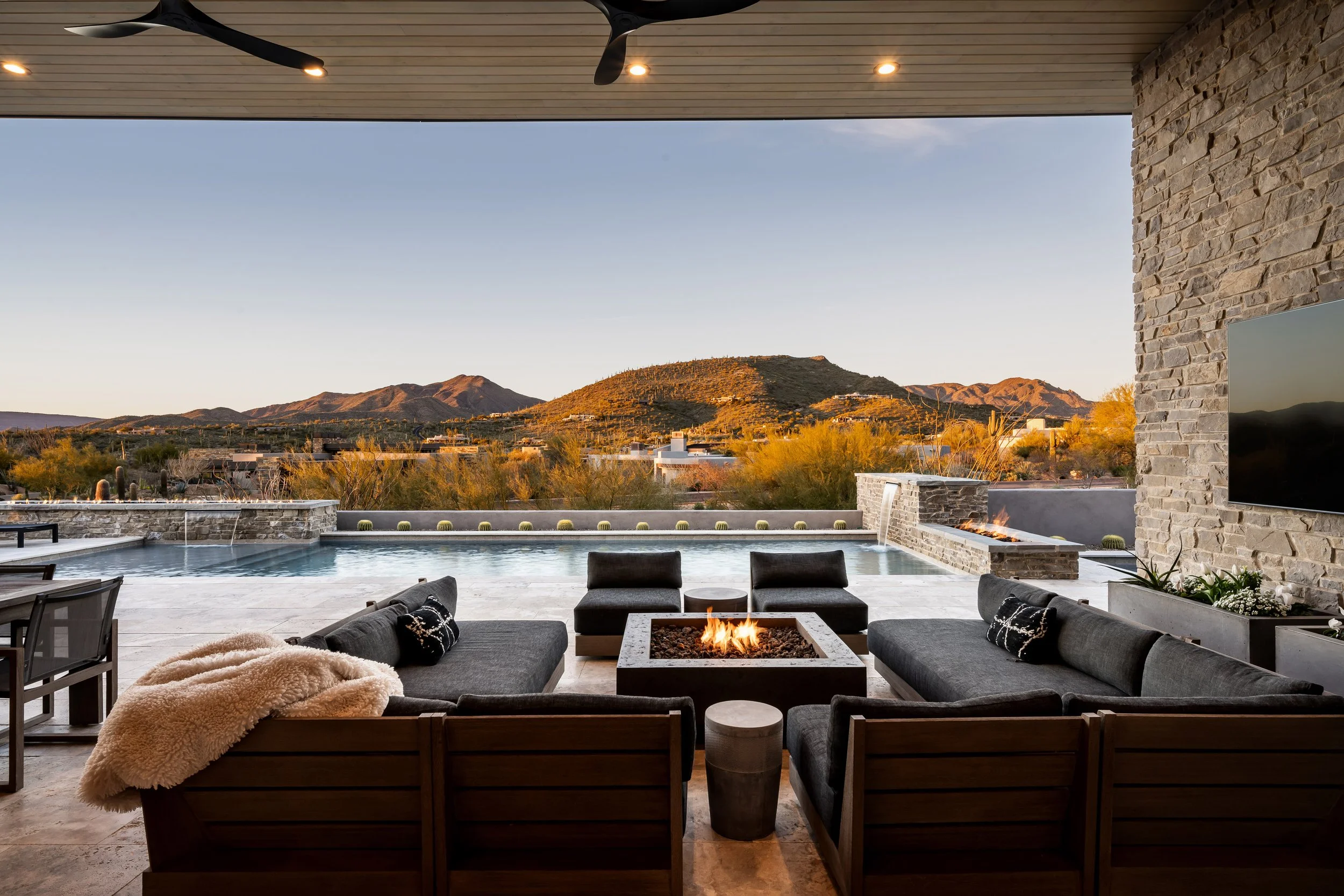 GQ103 at 9325 E Skyline Dr-3.jpg