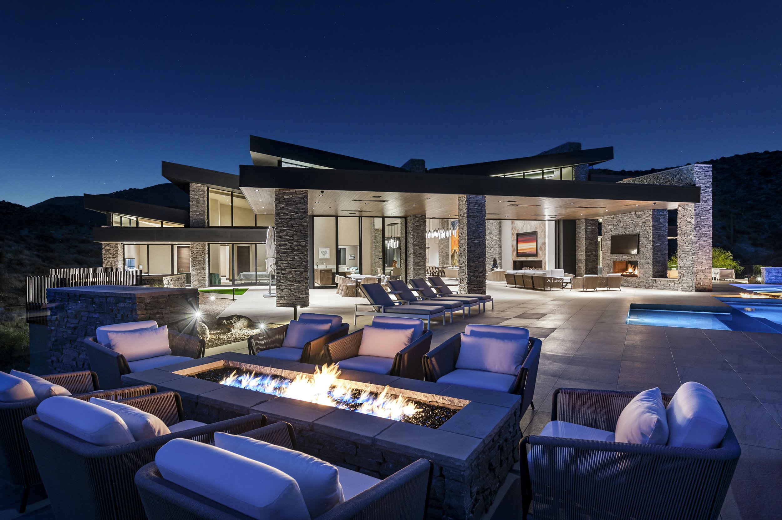 9643 E Cintarosa Pass