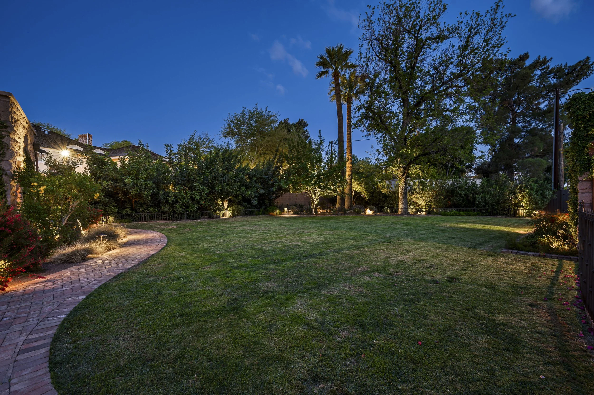 1015 W Encanto Blvd-41.jpg