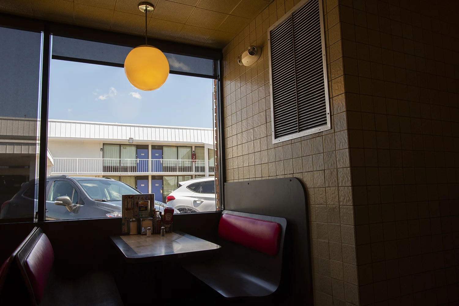 Store #604: West Memphis, Arkansas (from the series Waffle House Vistas )