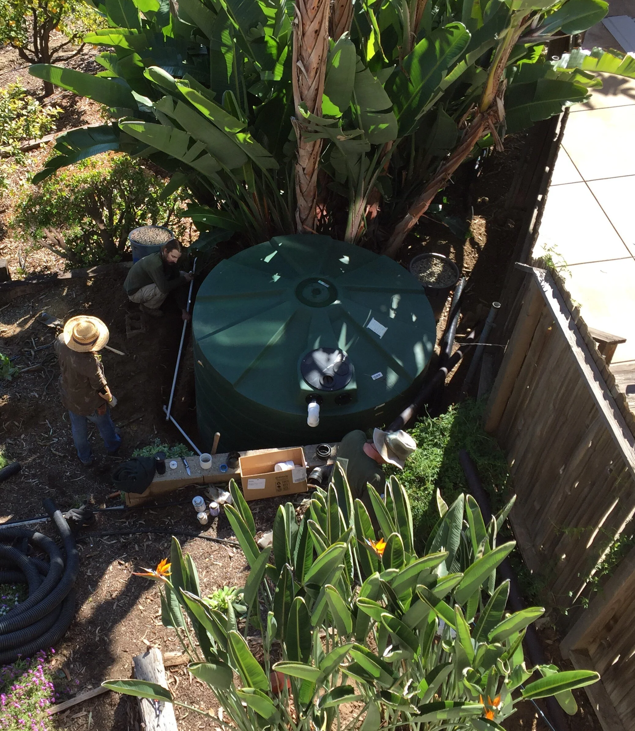 Installing a 1350 gal rain tank