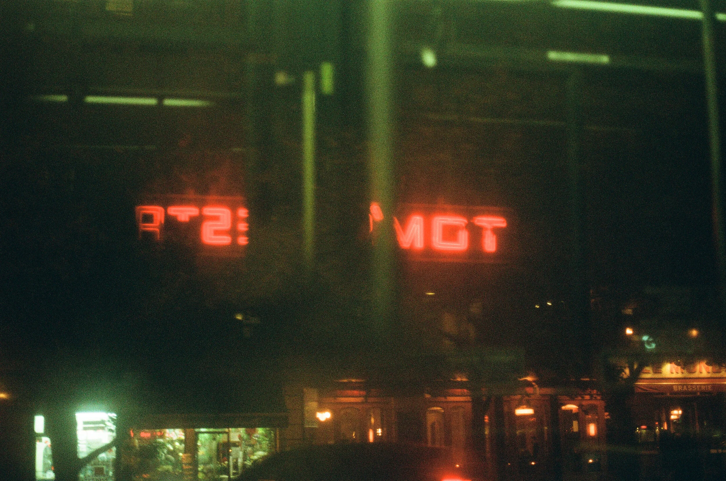 tomsRestaurantNYCReflection.jpg