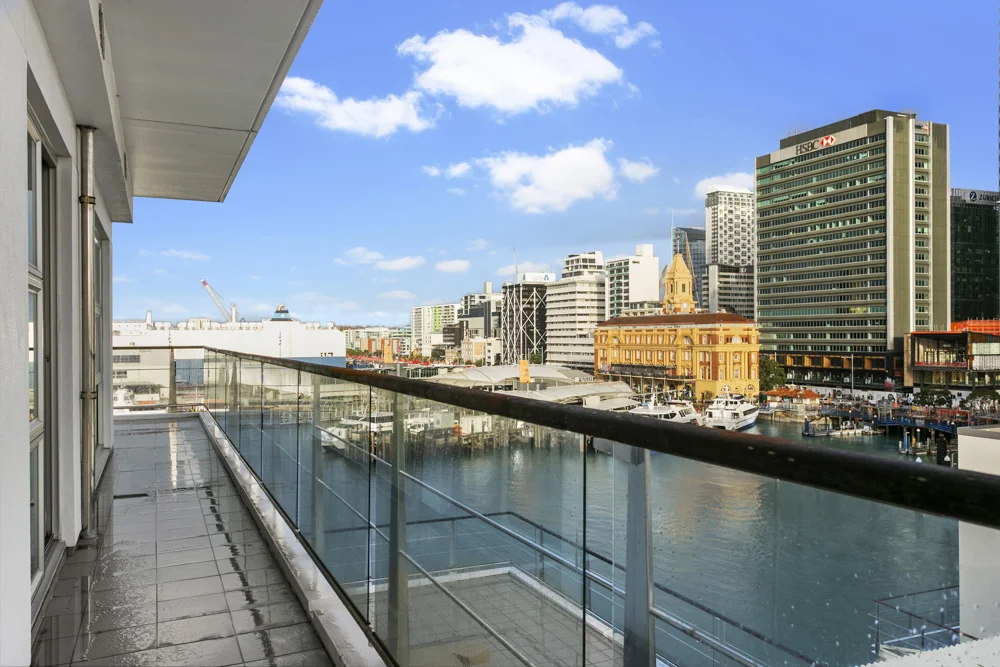64 / 139 Quay Street, Auckland Central â€