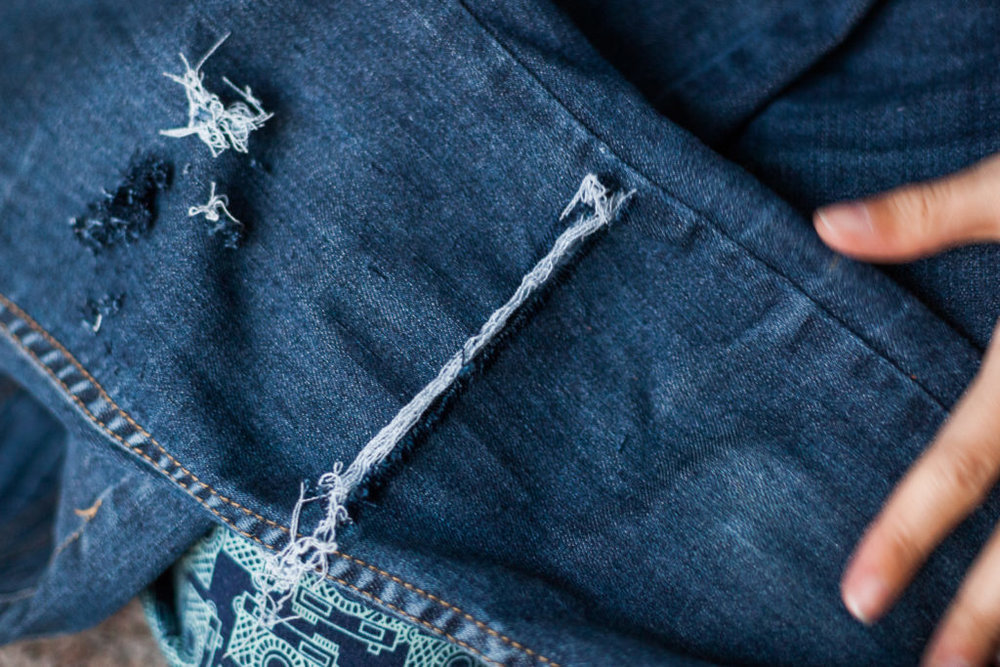 Diy Distressed Ripped Jeans Tutorial