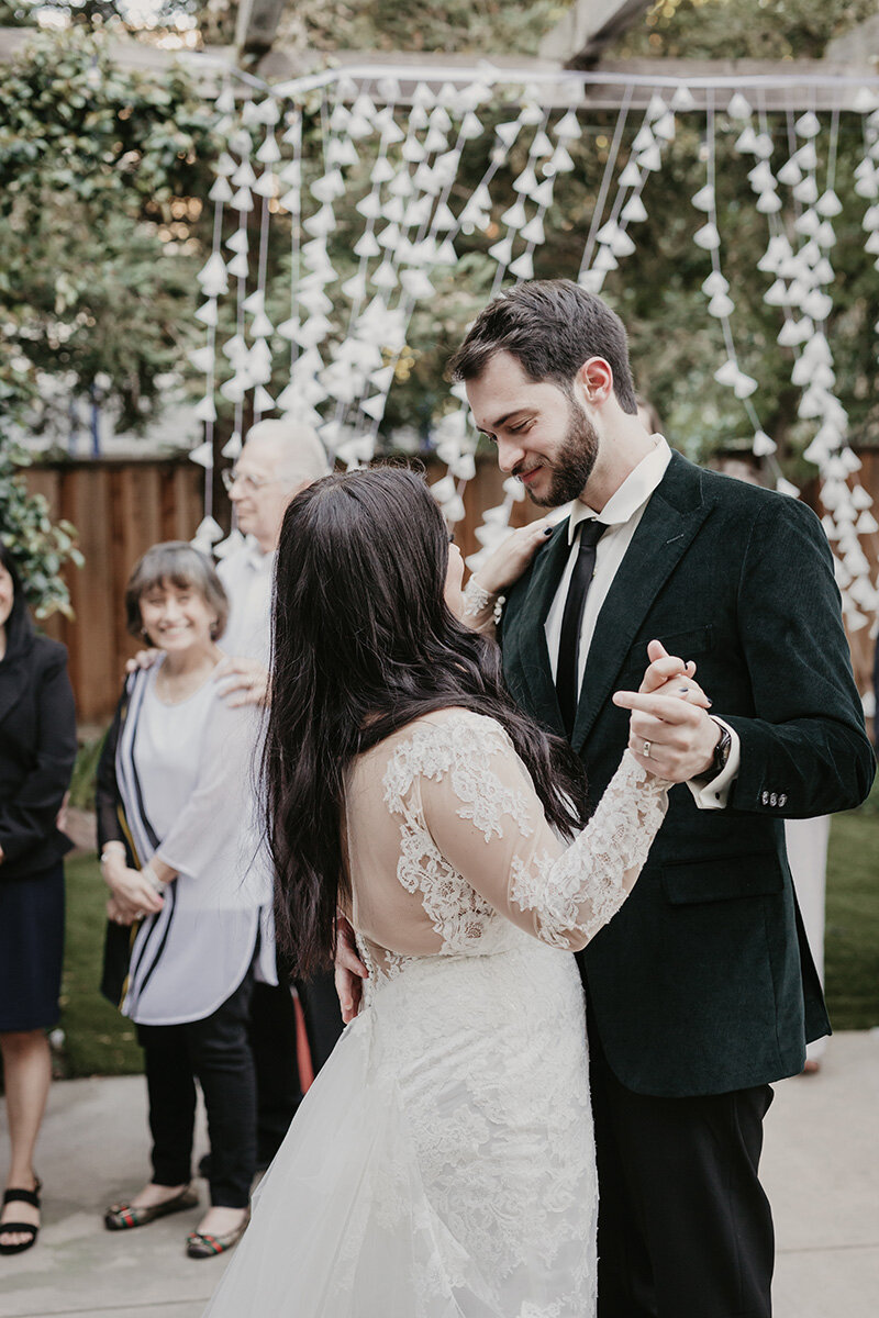 backyard-wedding-first-dance.jpg