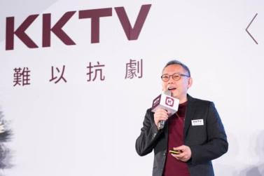 ▲隨著以影片內容找人的時代來臨,KKTV誕生全新「免費轉轉台」新功能,以1的手勢讓民眾一滑就轉台,直覺式不用思考的使用方式,將「翻轉」全台觀劇行為,為台灣收視習慣寫下新的一頁!