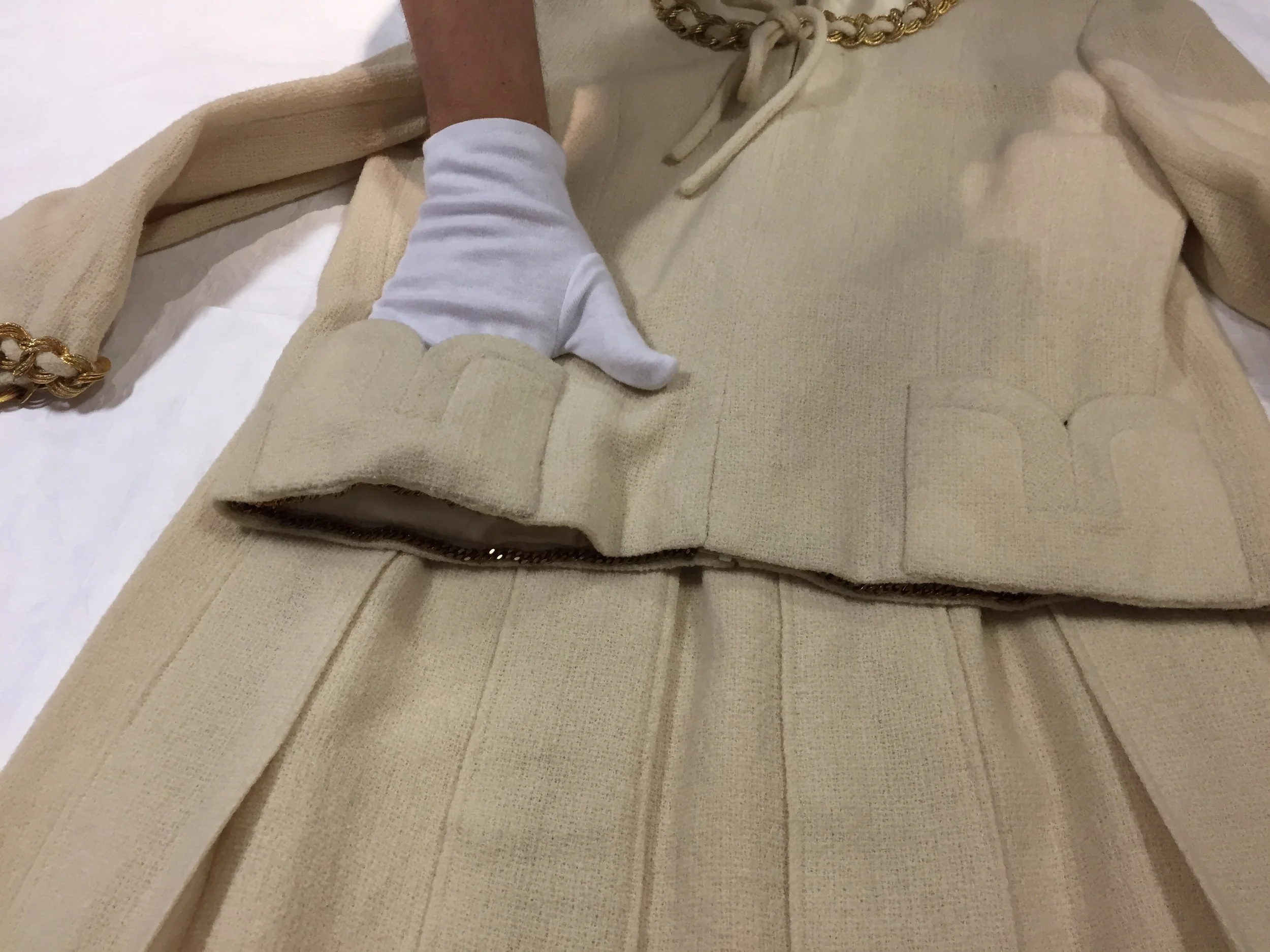 Functional pocket detail