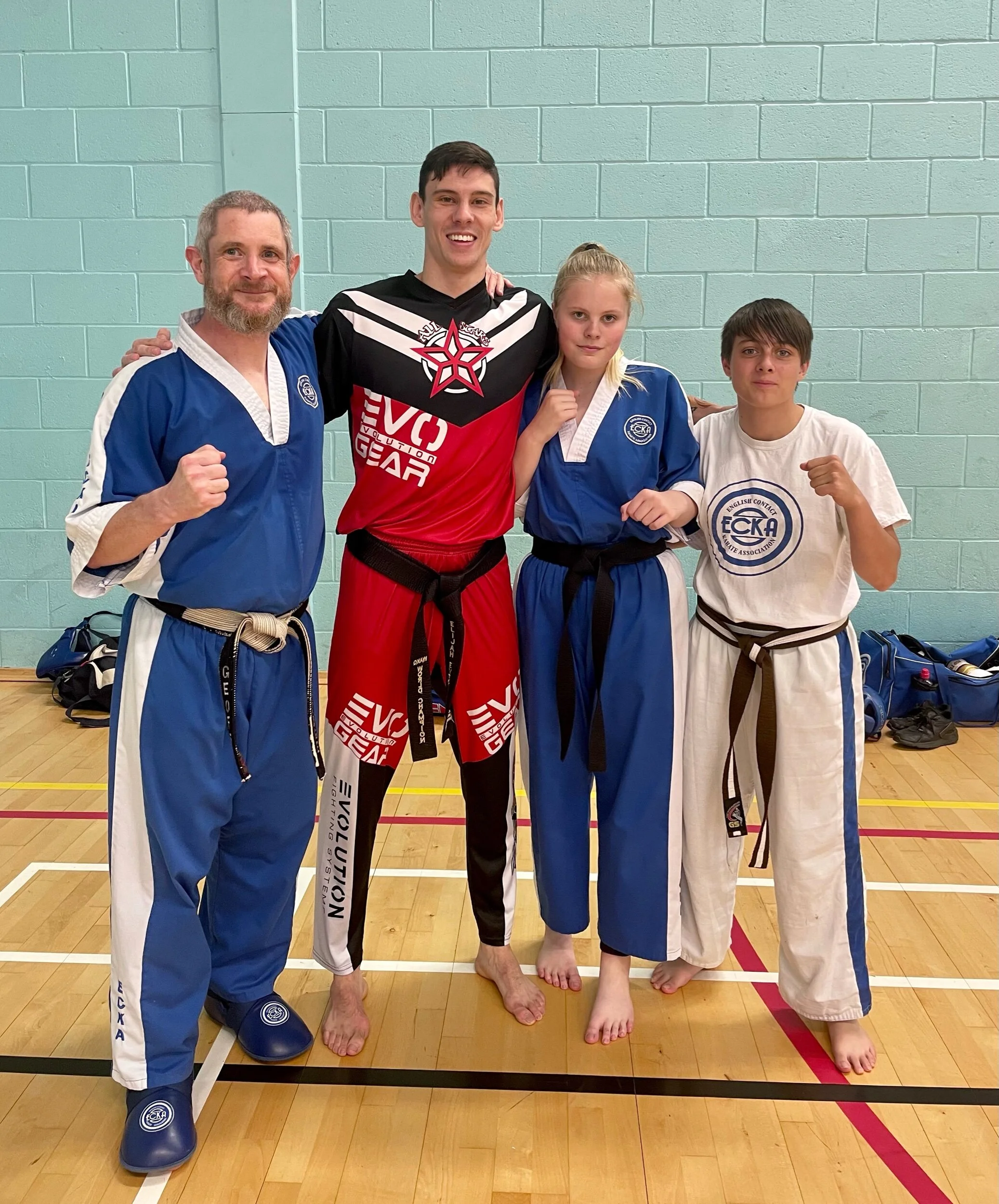 Dragons train with Elijah Everill