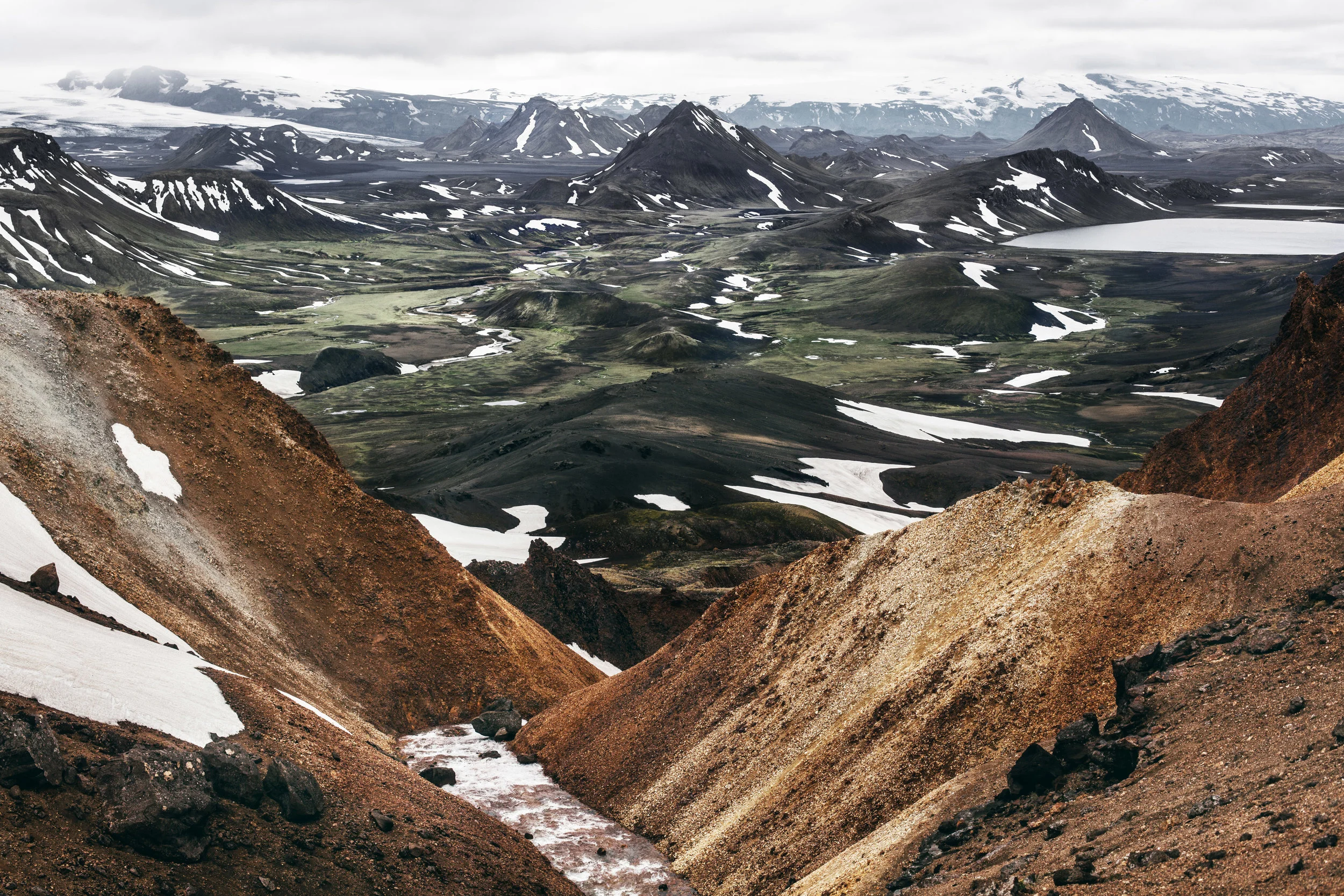 Laugavegurin_color_mountains_4_alftavatn_small.jpg
