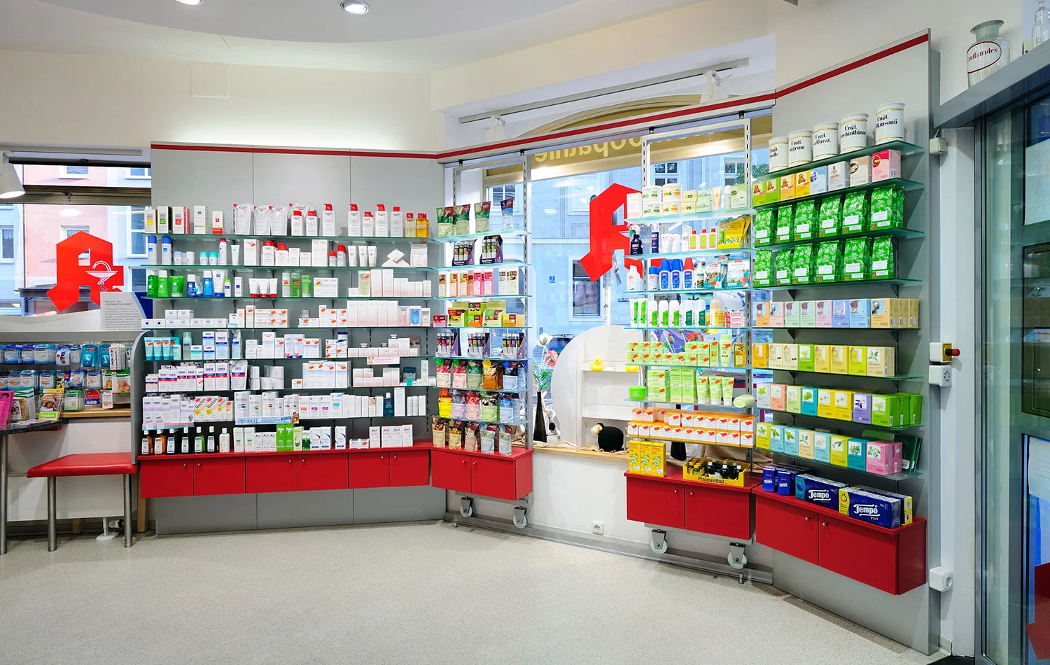 heilig-kreuz-apotheke-inofactur-04.jpg