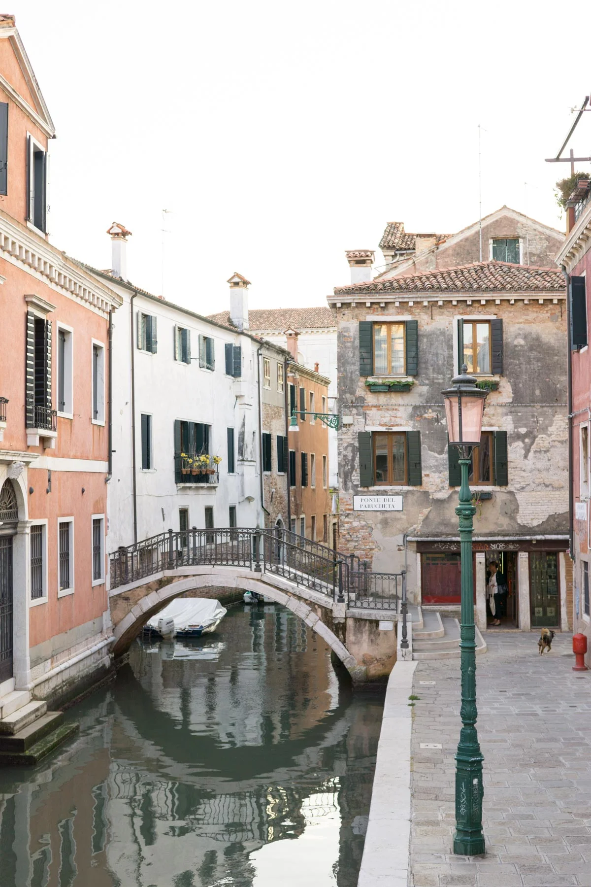 Experience Venice, a place like no other with this travel guide filled with inspiring travel photography and tips | Venice Travel Guide