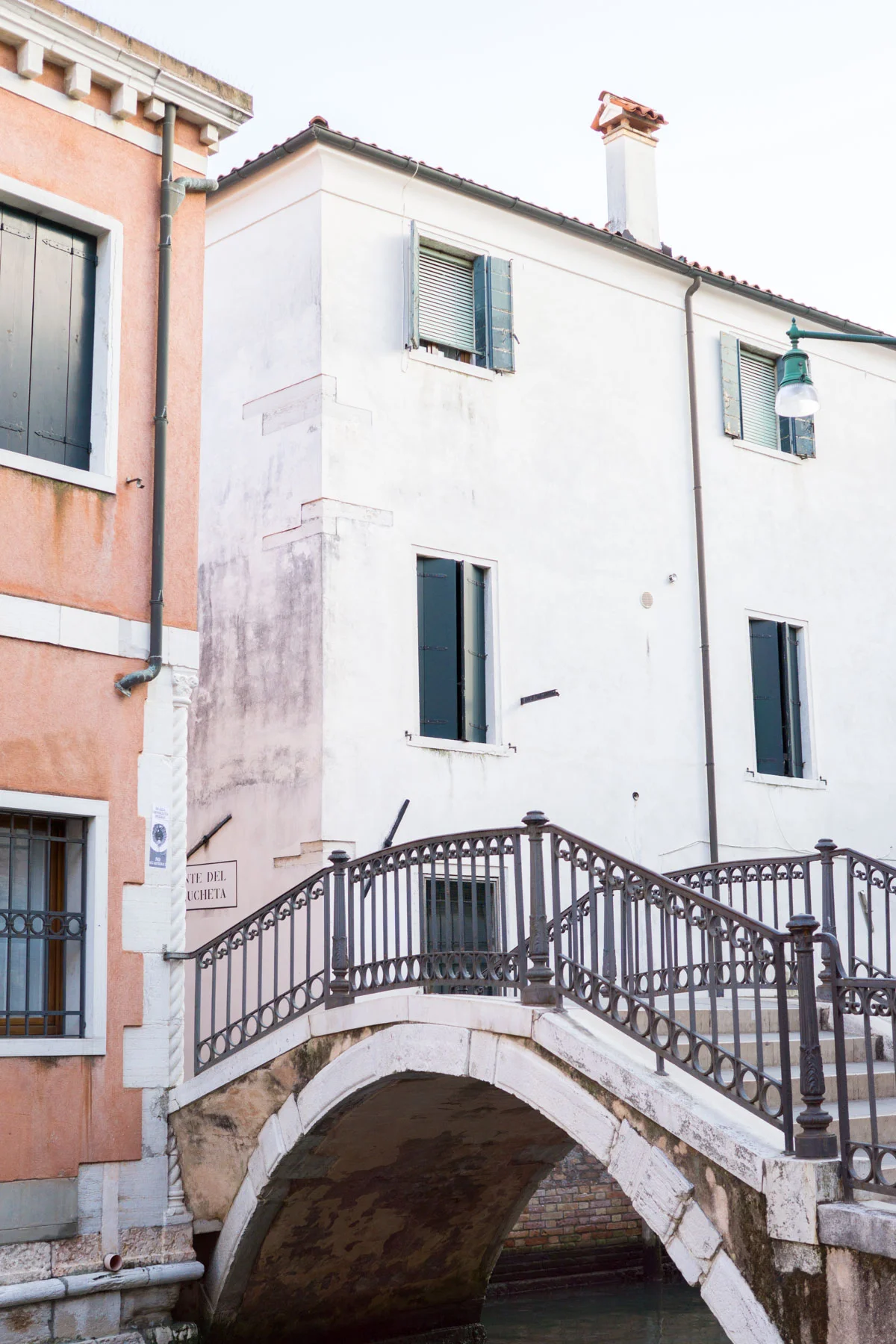 Experience Venice, a place like no other with this travel guide filled with inspiring travel photography and tips | Venice Travel Guide