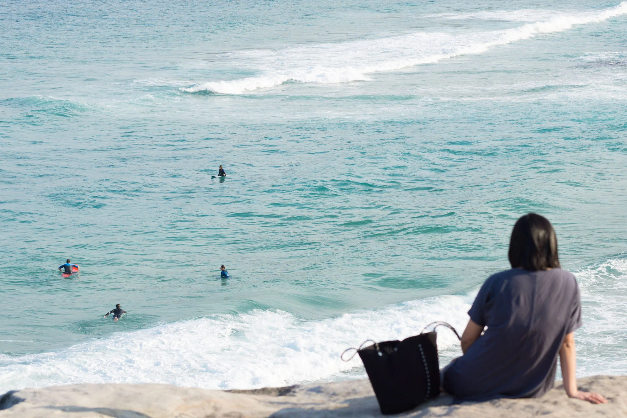 Dive in to discover an iconic Sydney coastal walk that is a favourite amoung locals and tourists alike. | Bondi to Bronte Coastal Walk | Sydney Travel Tips