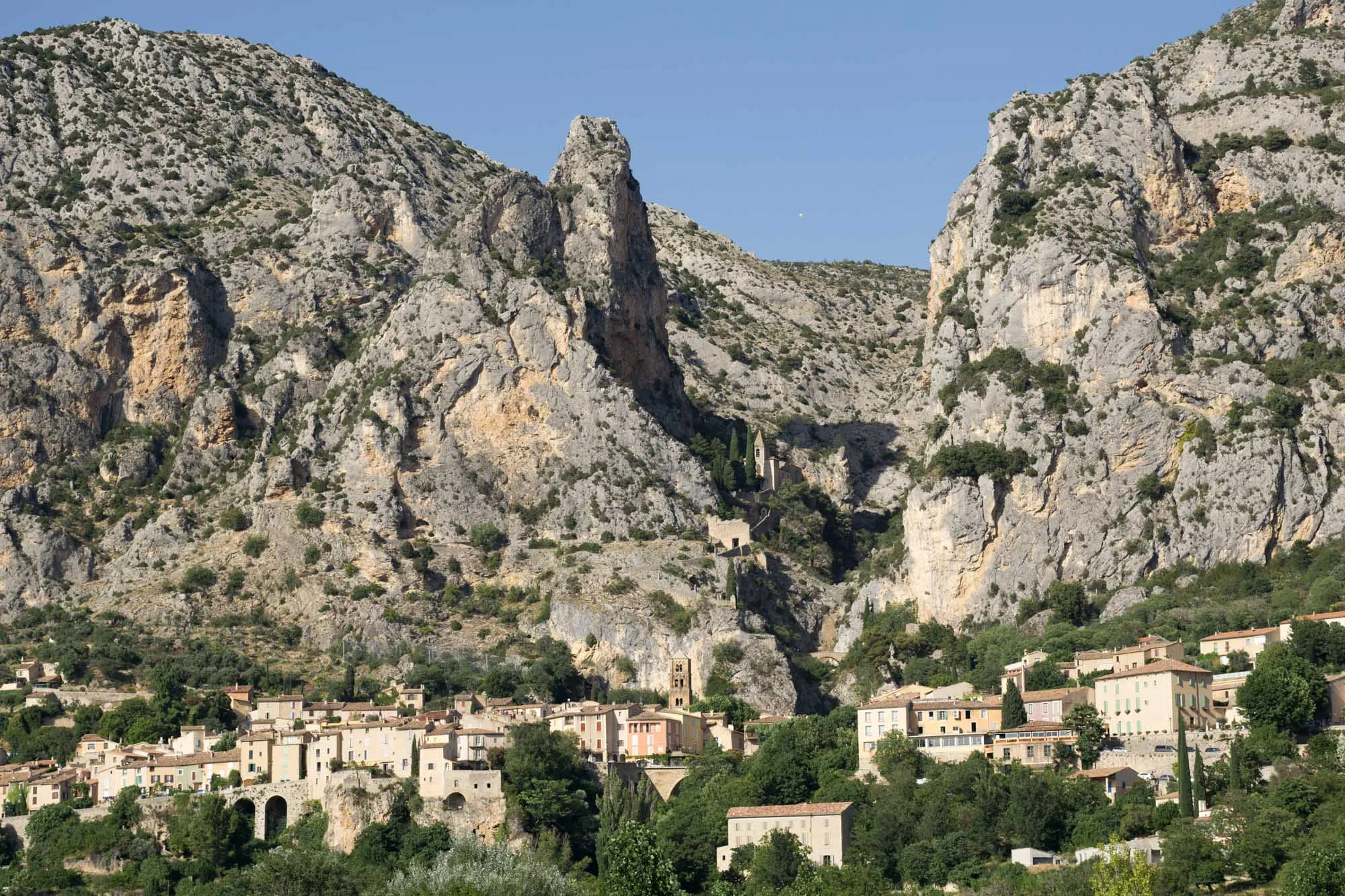 Discover 6 must visit villages in the south of France. | Provence Travel Guide | Christie Moore Photography