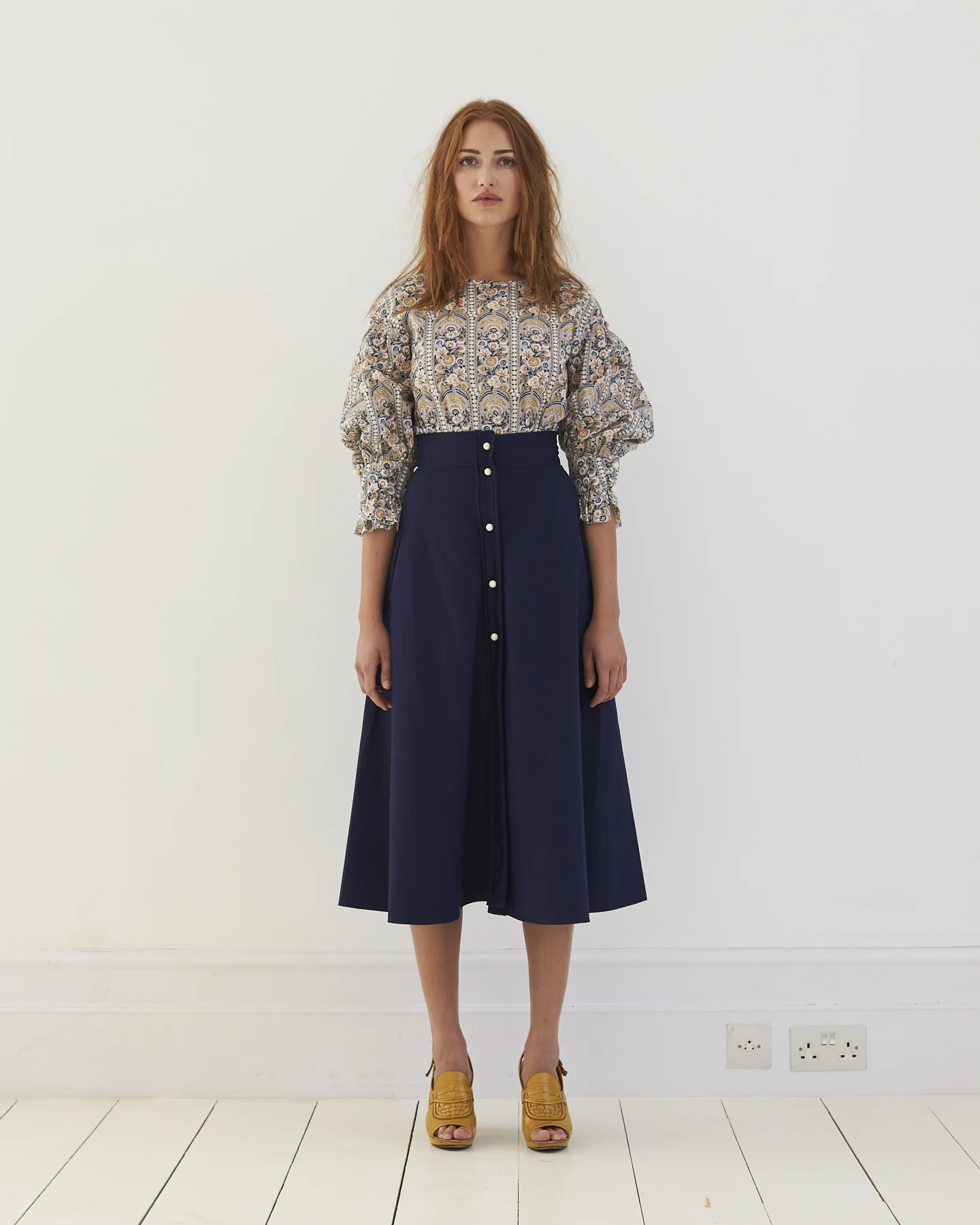 ANNA_MASON_ 40 SS18_2 FRONT ELECTRA_BLOUSE_FLORAL_LIV_SKIRT_036_400DPI.jpg