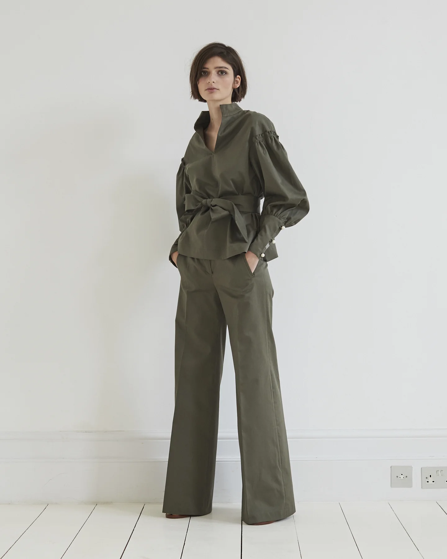 ANNA_MASON_8 SS18_BEAU_TROUSERS-JASMINE_TOP front_LOVAT_060_400DPI.jpg
