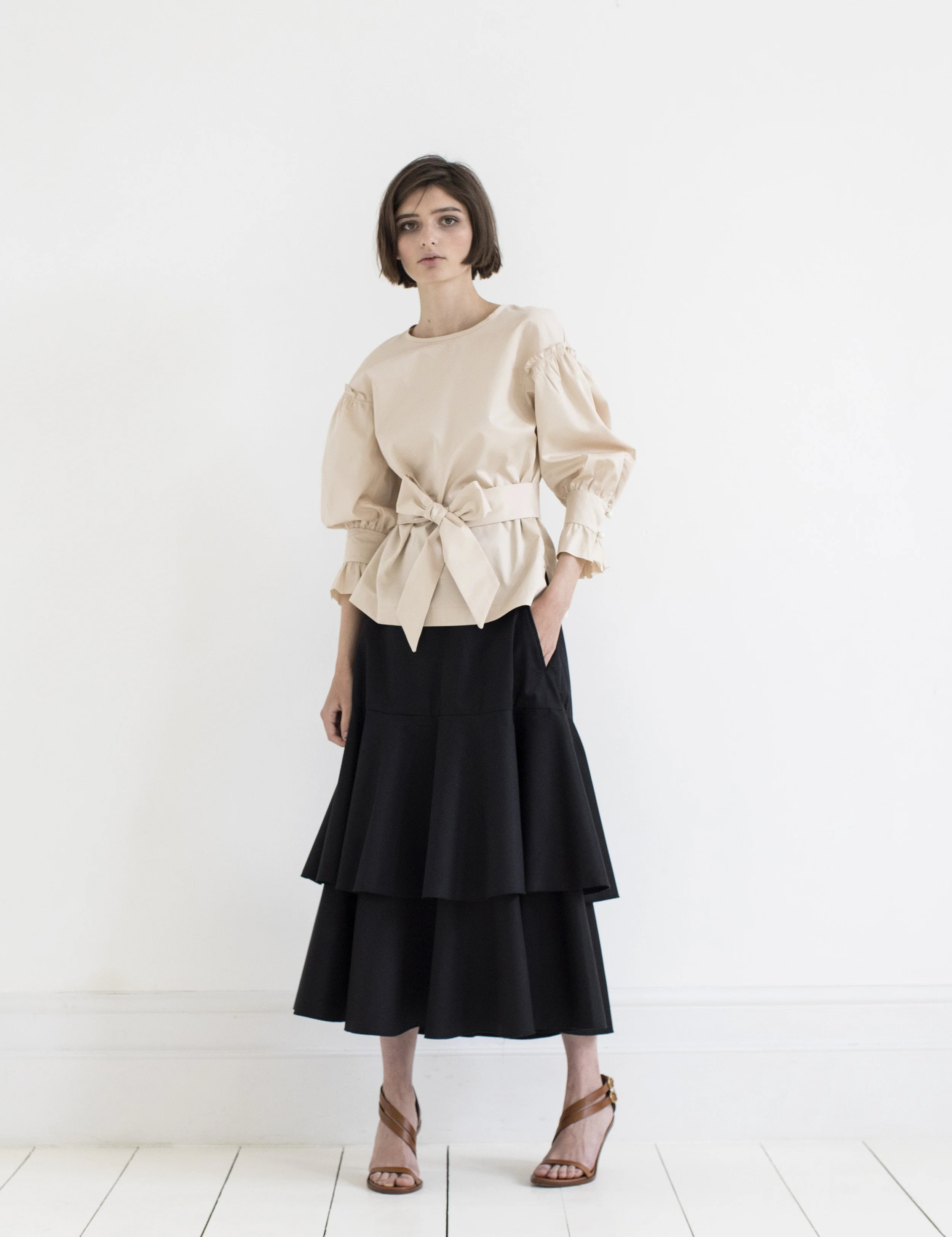 ANNA_MASON_SS18_CARMEN_SKIRT_BLACK-ELECTRA_BLOUSE_CREAM_126.jpg