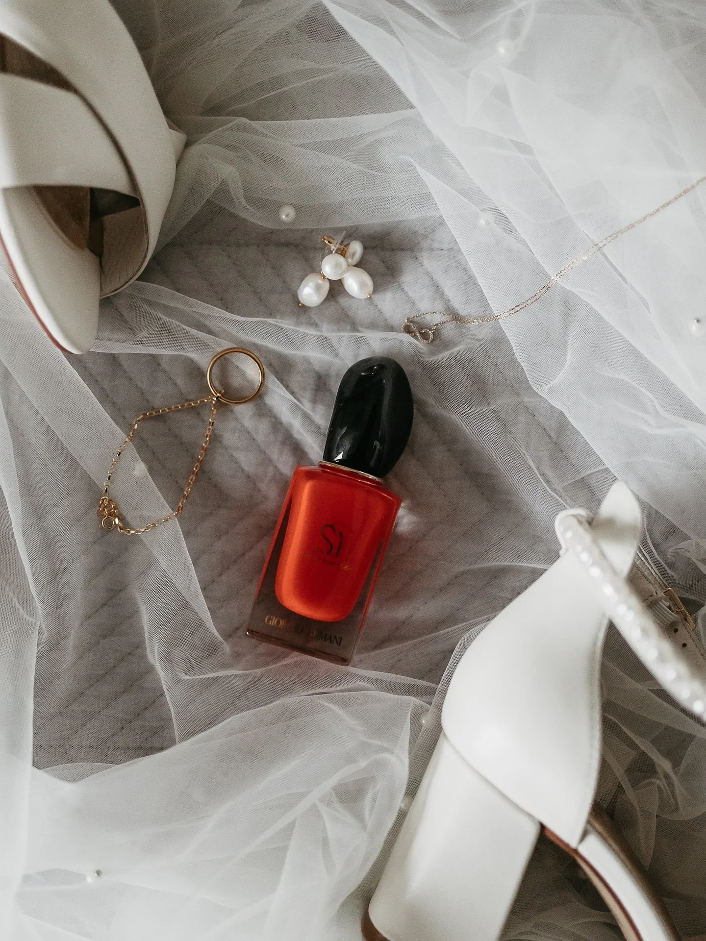 Every tiny detail tells a brides story of her wedding day.
The earrings, the perfume, the lace.
Quiet and quick moments on the day but having them captured will allow the day to feel timeless.