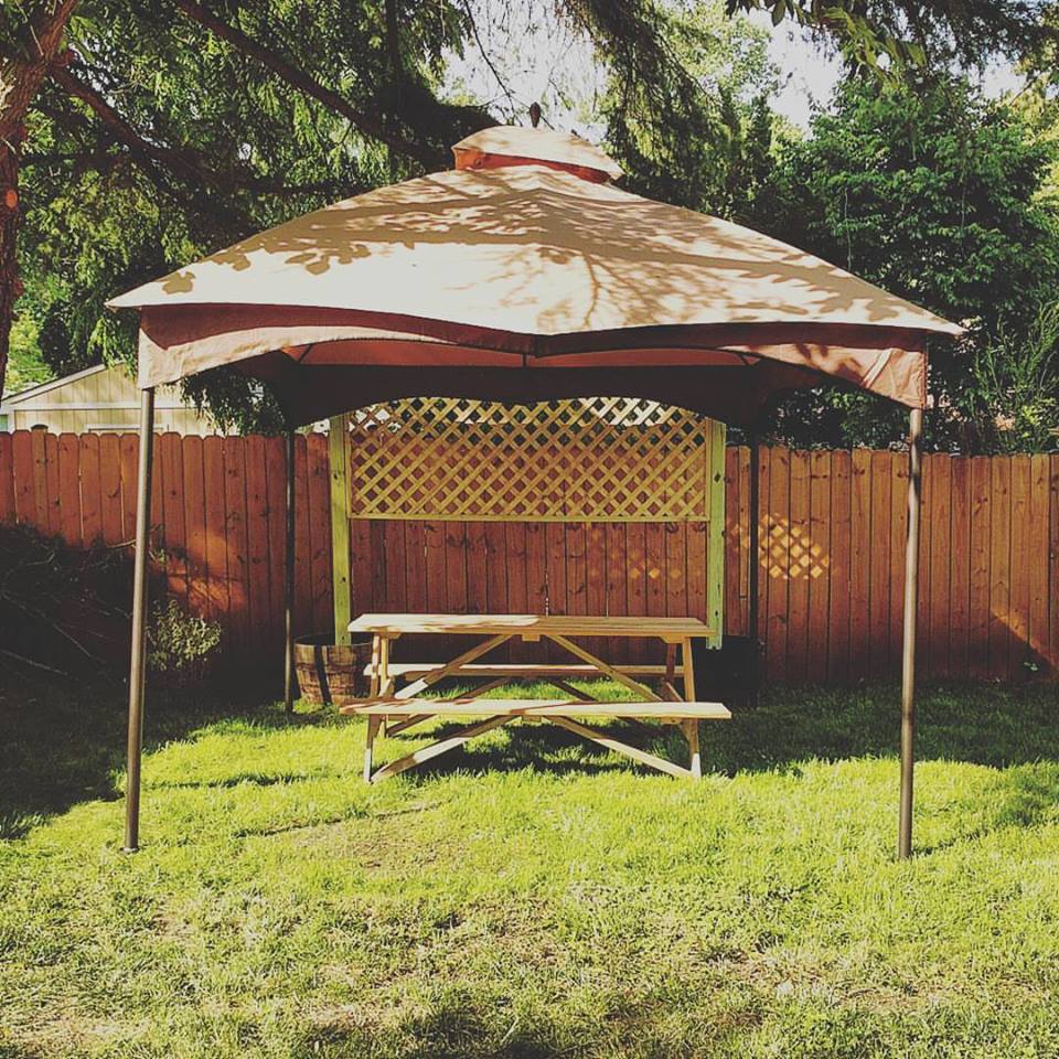 latticeprivacywhiskeybarrelplanter.jpg